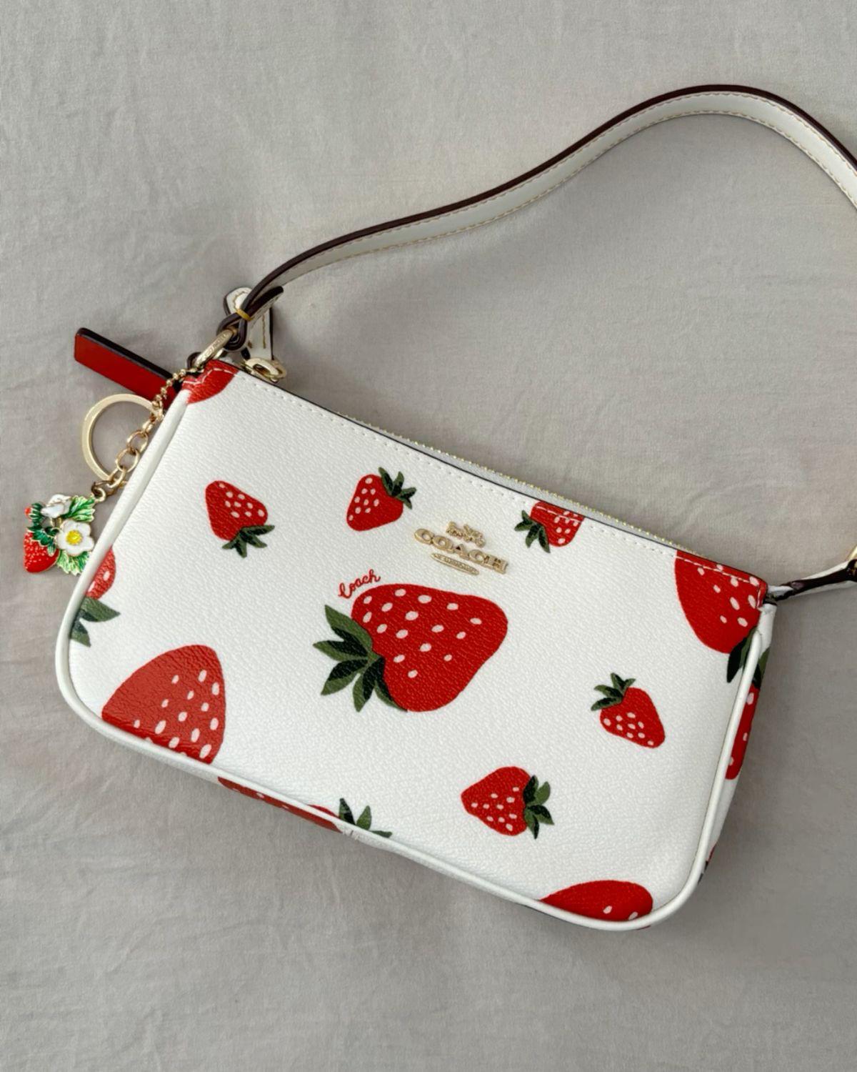 goach bag strawberry