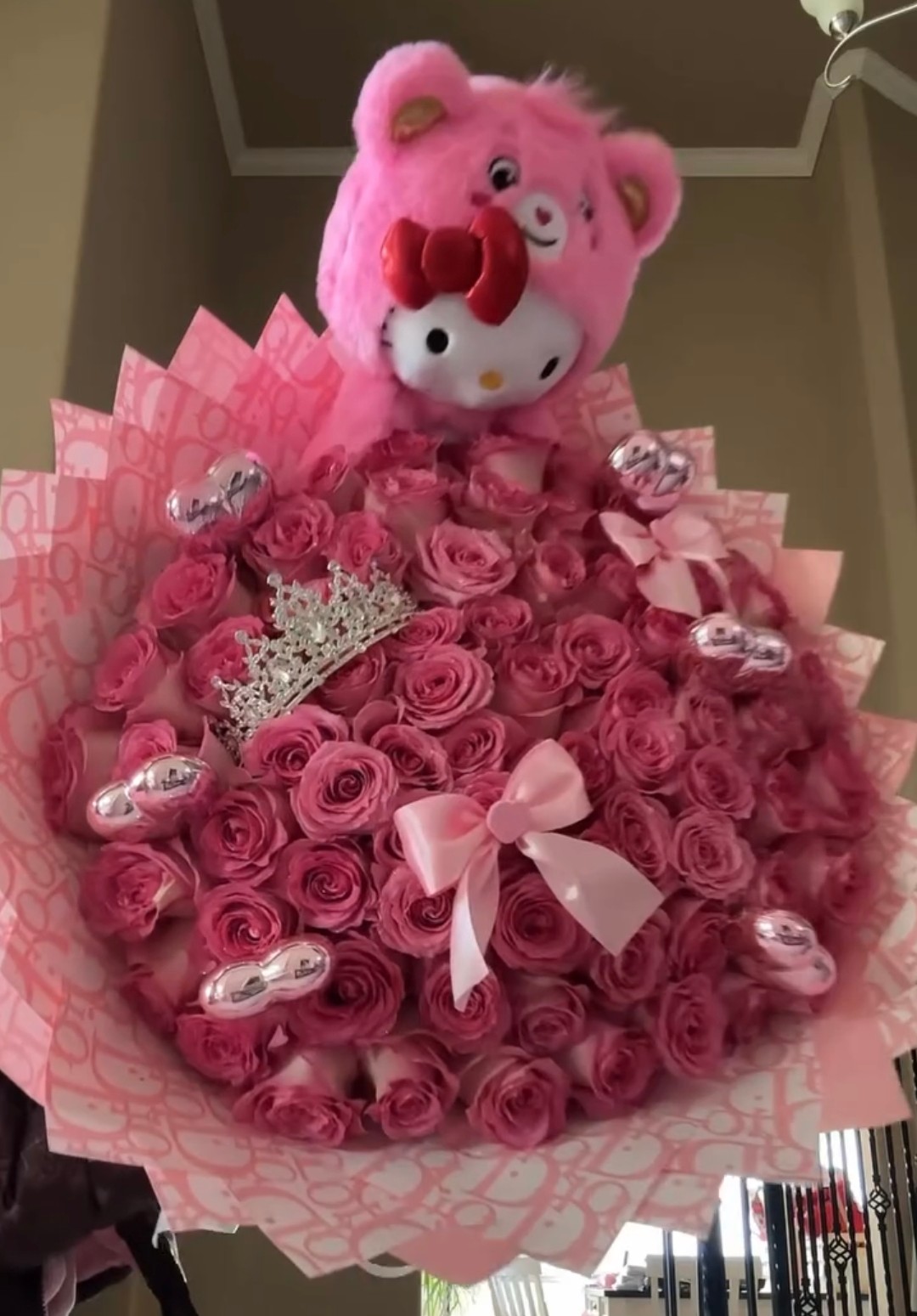 Hello kitty buket