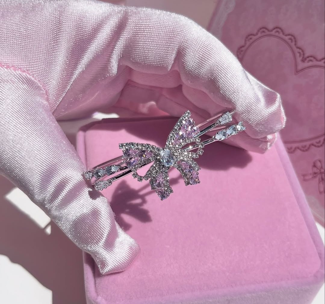Swan bracelet 
