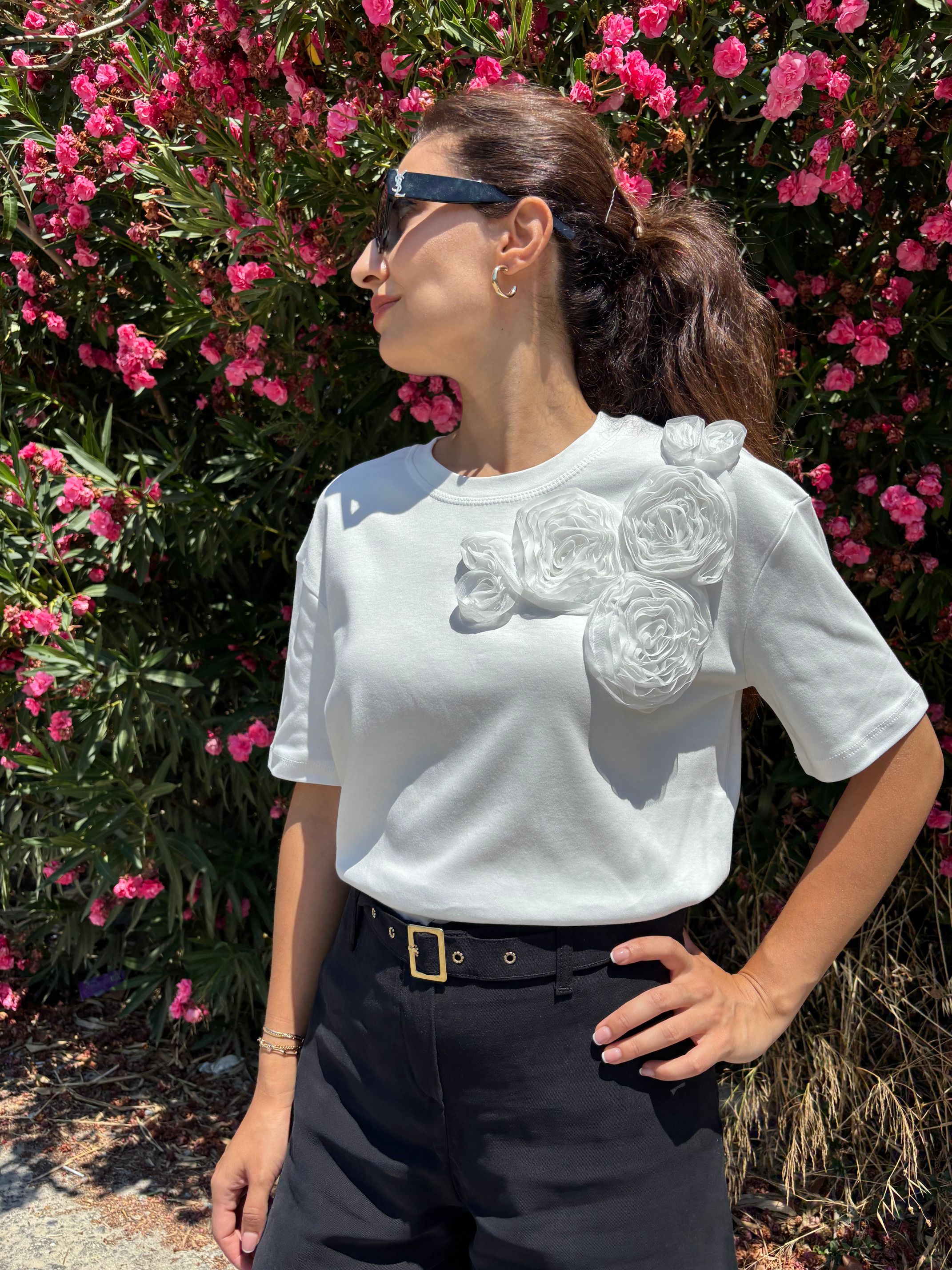 Gül Kabartmalı Tshirt