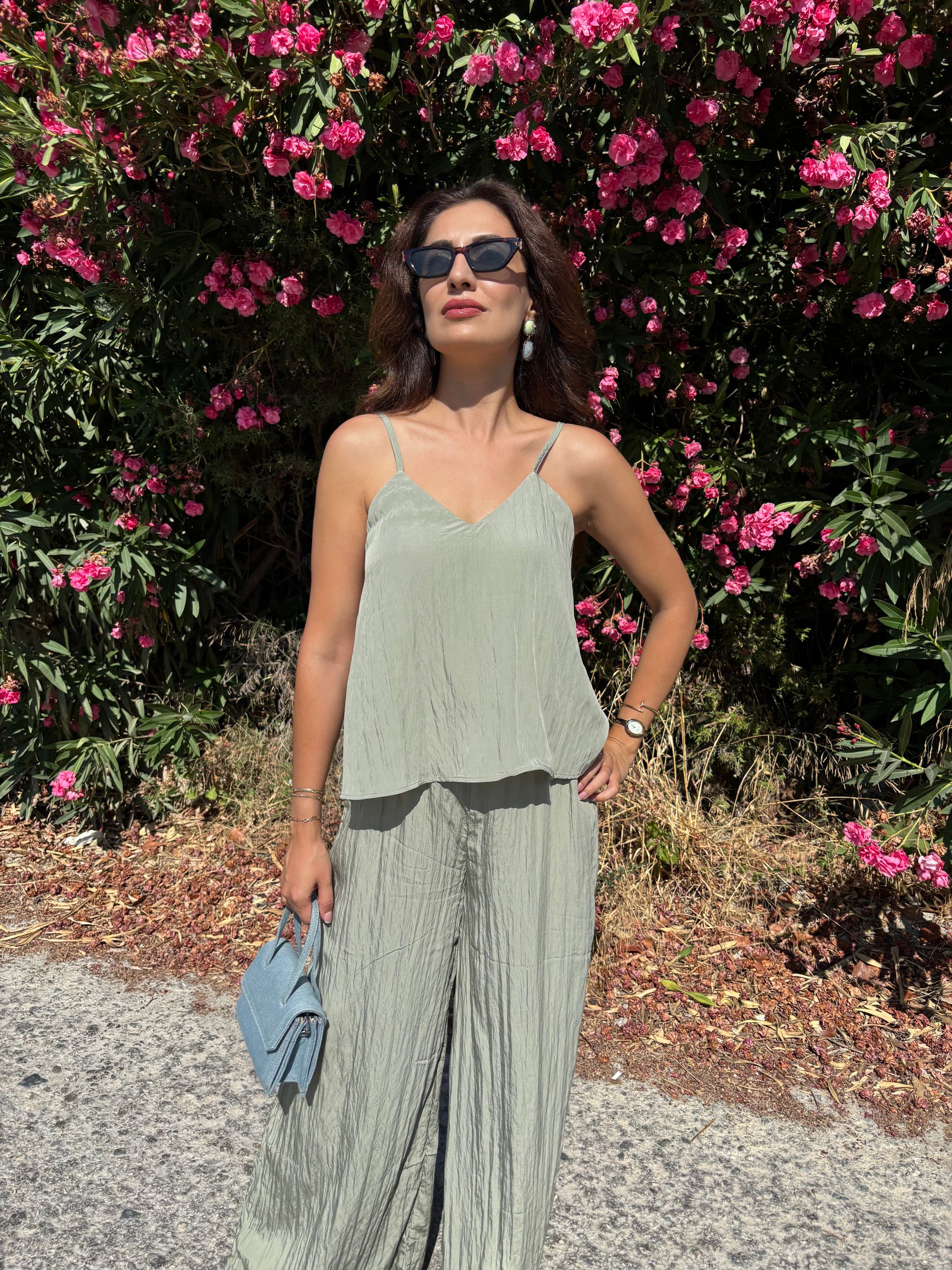 İp Askılı Kırışık Bluz Pantolon Takım