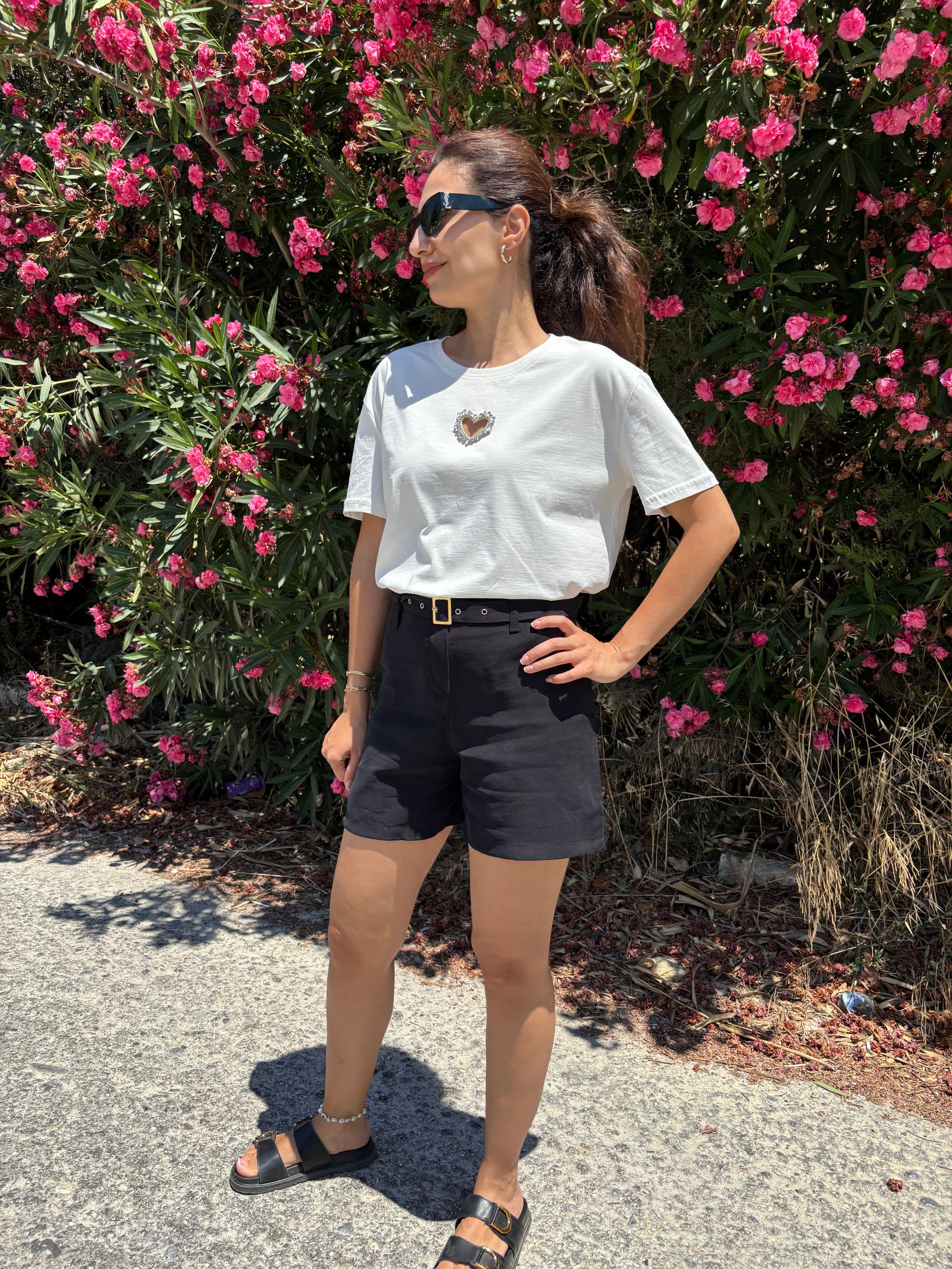 Önü Taşlı Kalp Tshirt
