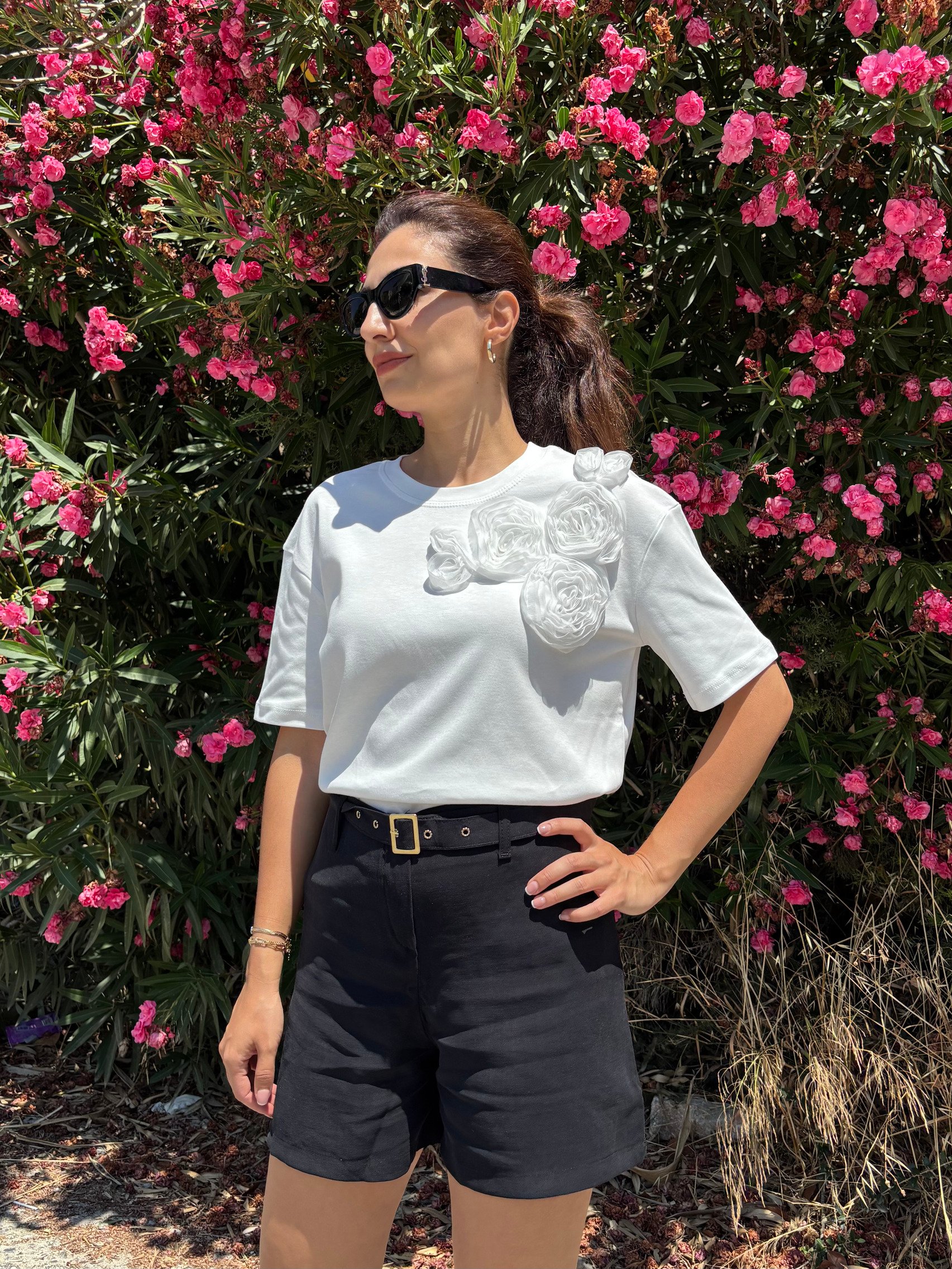 Gül Kabartmalı Tshirt
