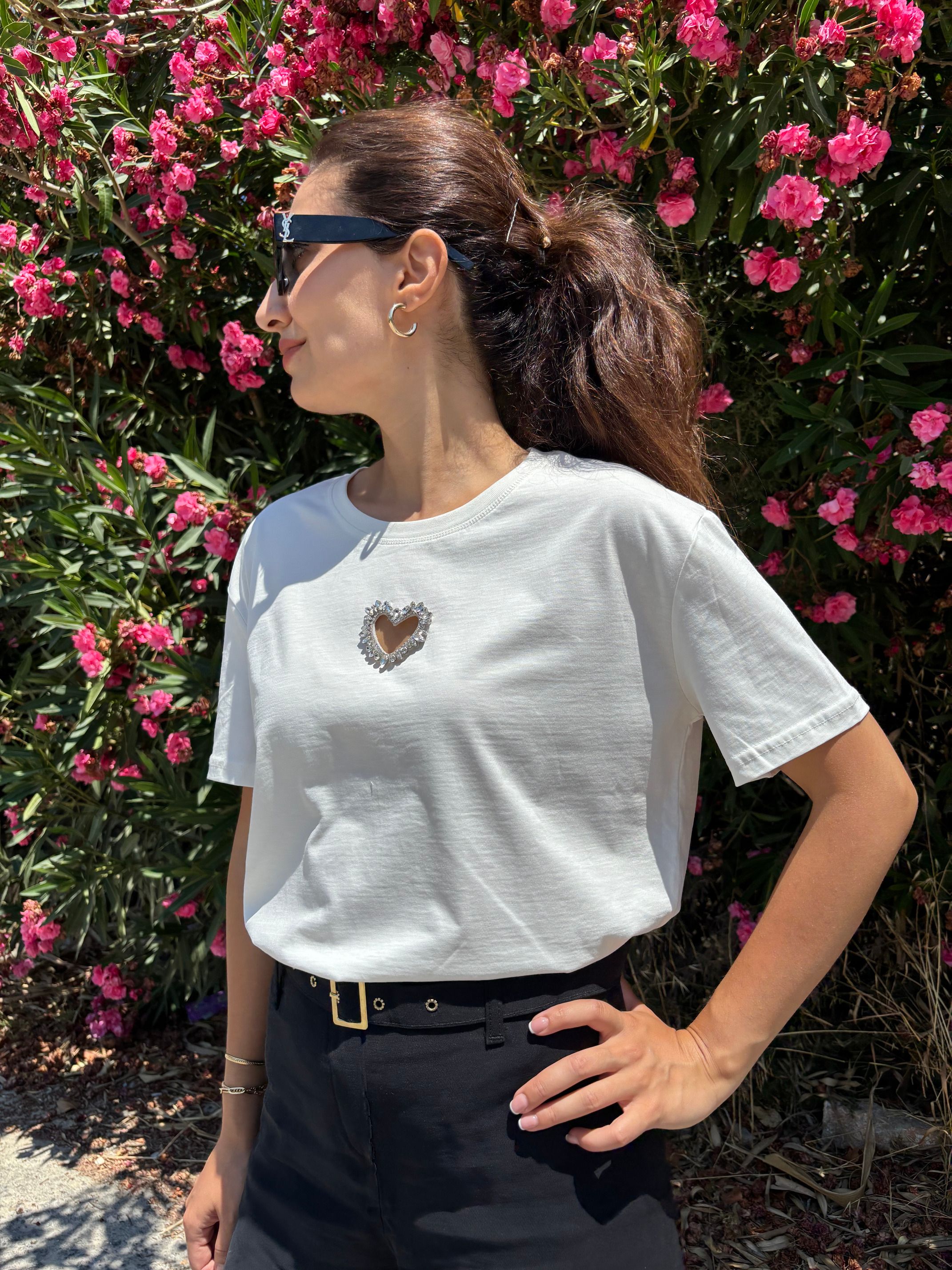 Önü Taşlı Kalp Tshirt