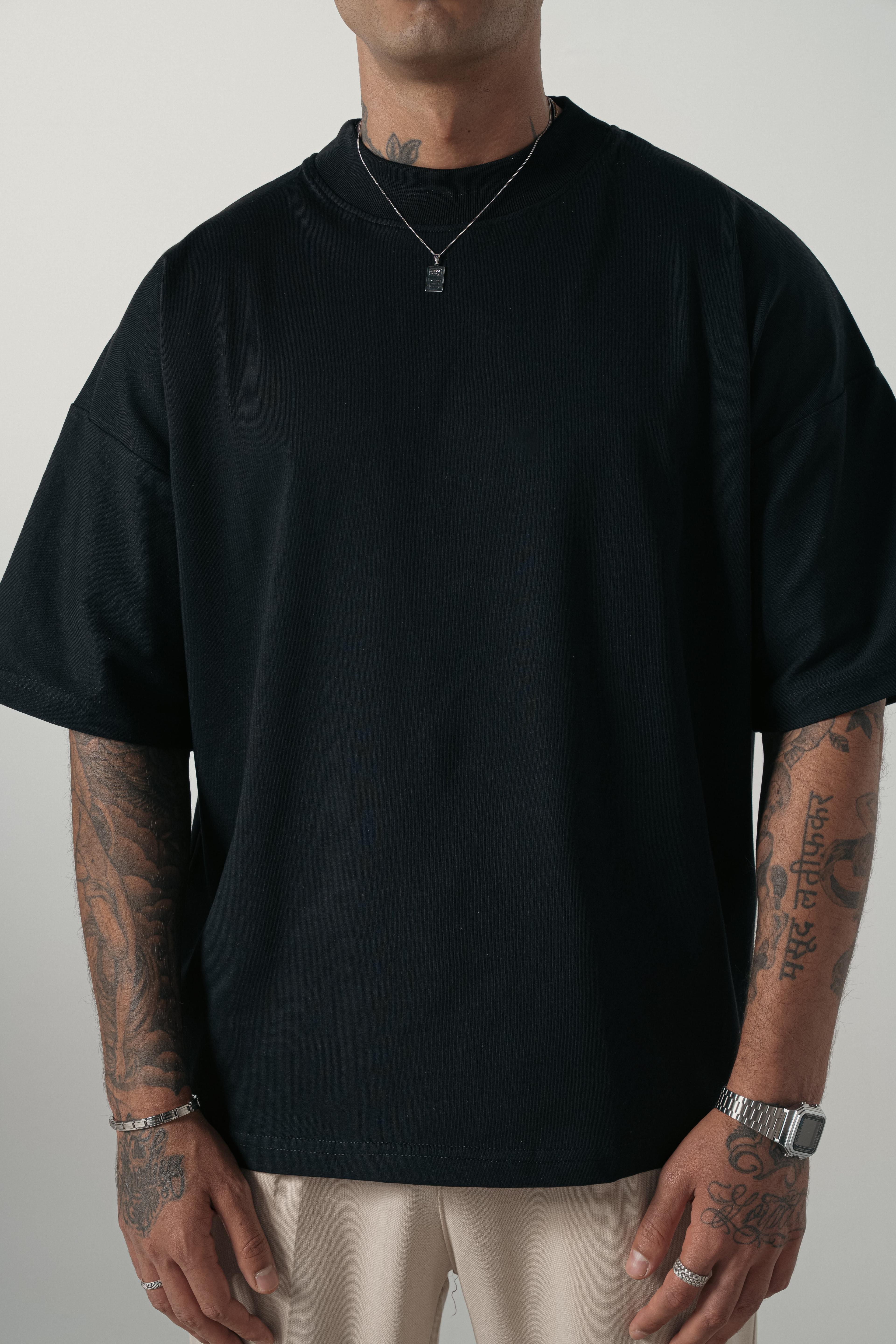 Siyah Extra Oversize Yarım Boğazlı Basic Tshirt