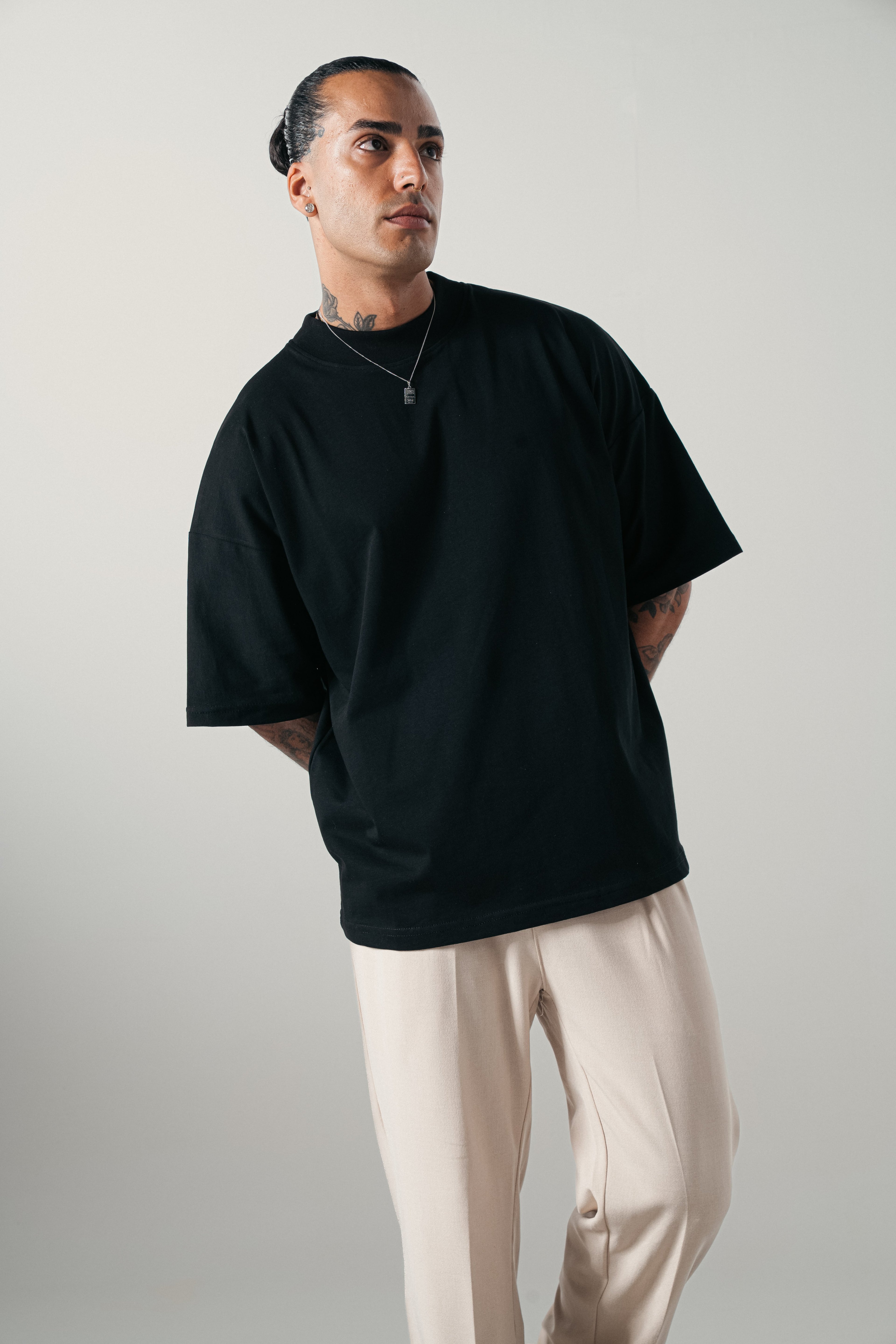 Siyah Extra Oversize Yarım Boğazlı Basic Tshirt