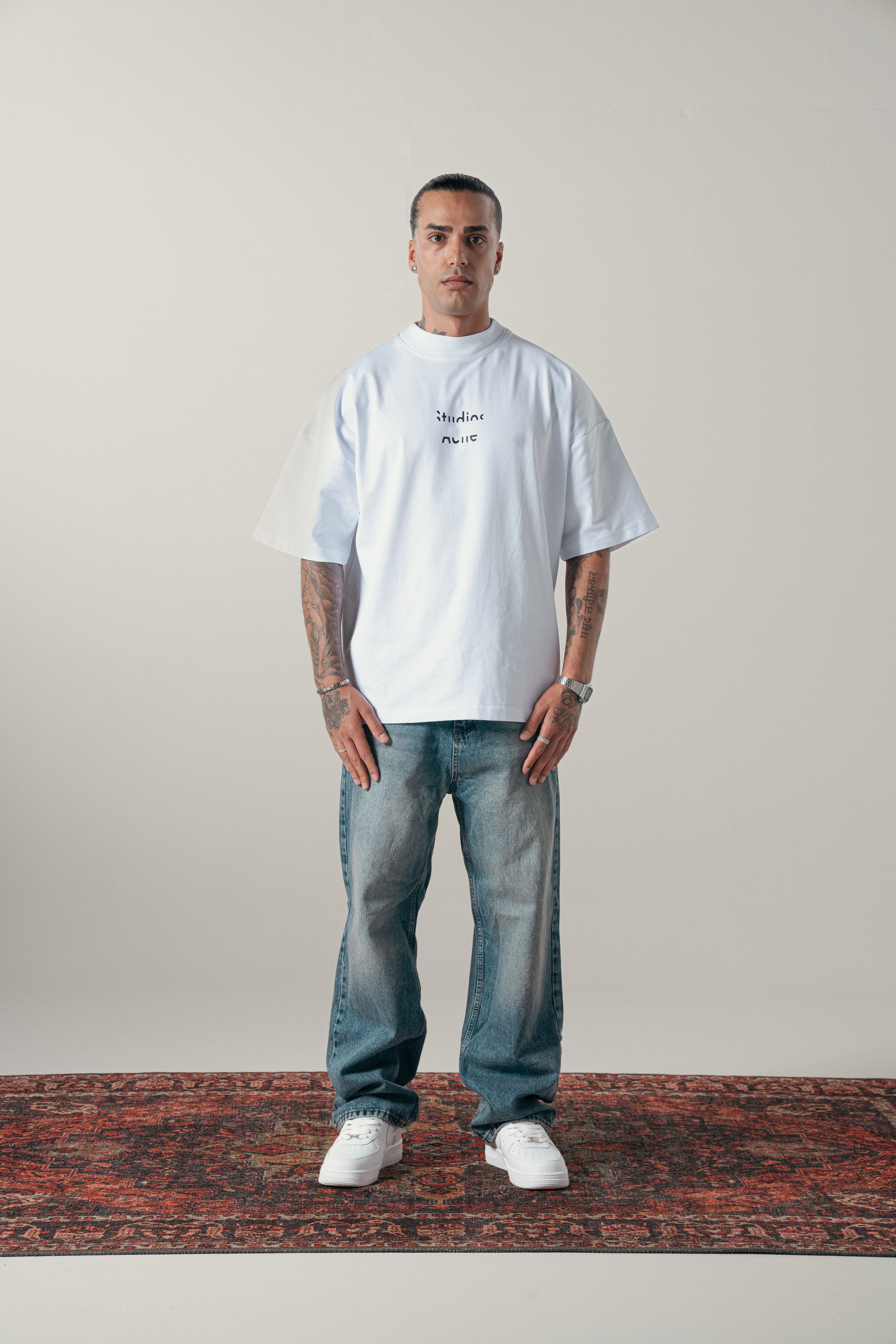 Studio Acne Yarım Boğazlı Ekstra Oversize Beyaz Tshirt