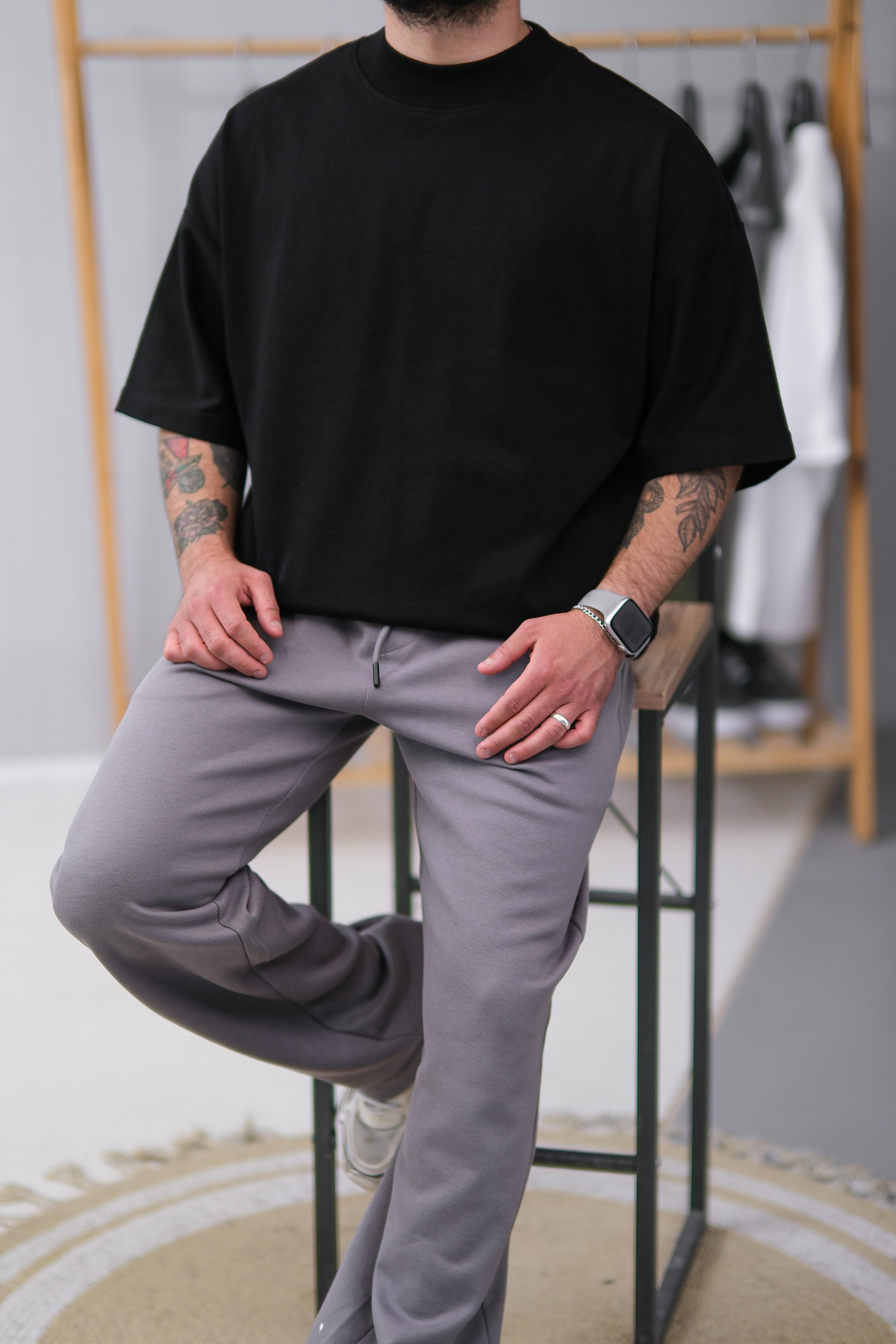 Siyah Extra Oversize yarım Boğazlı Tshirt