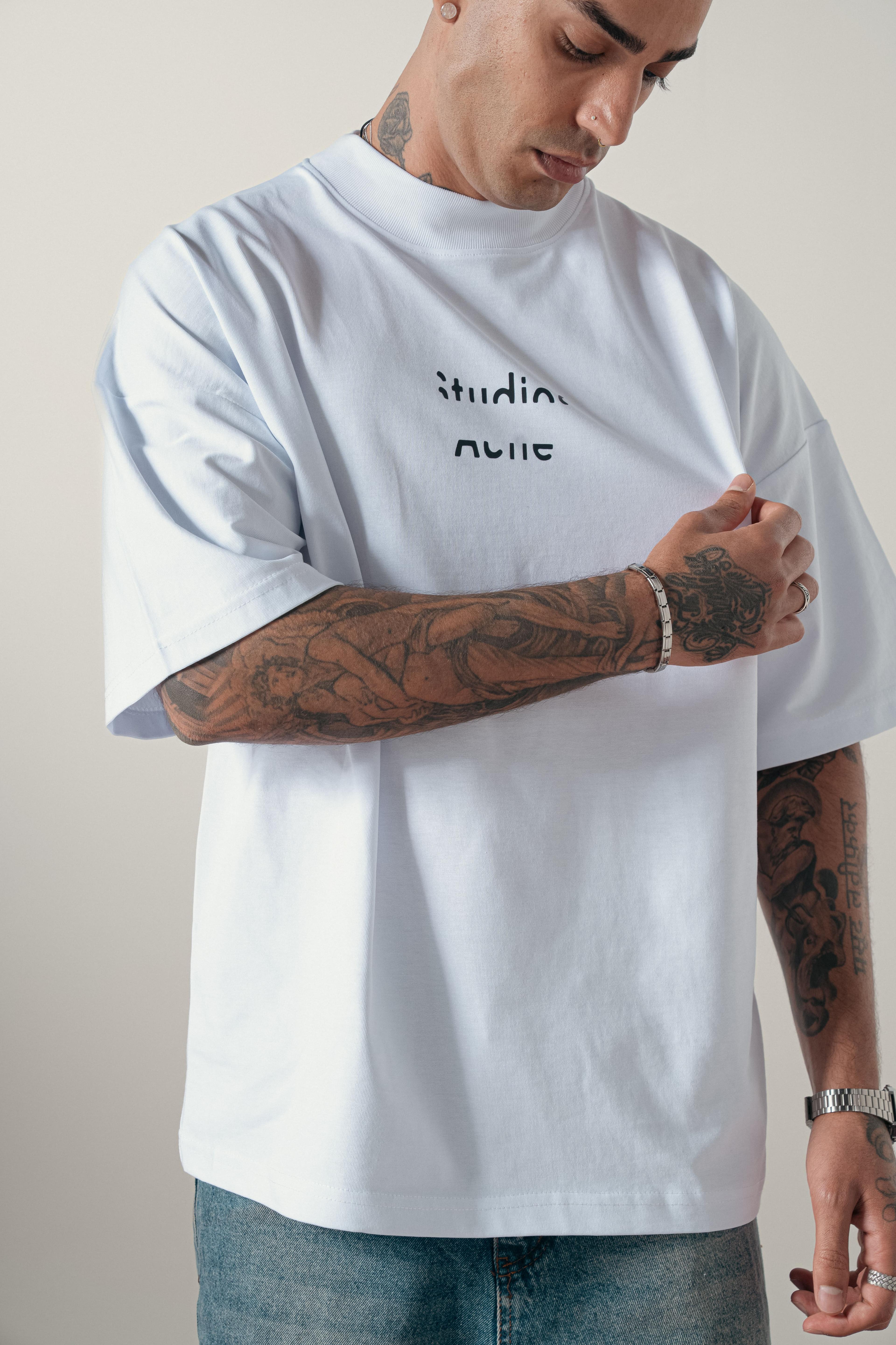 Studio Acne Yarım Boğazlı Ekstra Oversize Beyaz Tshirt