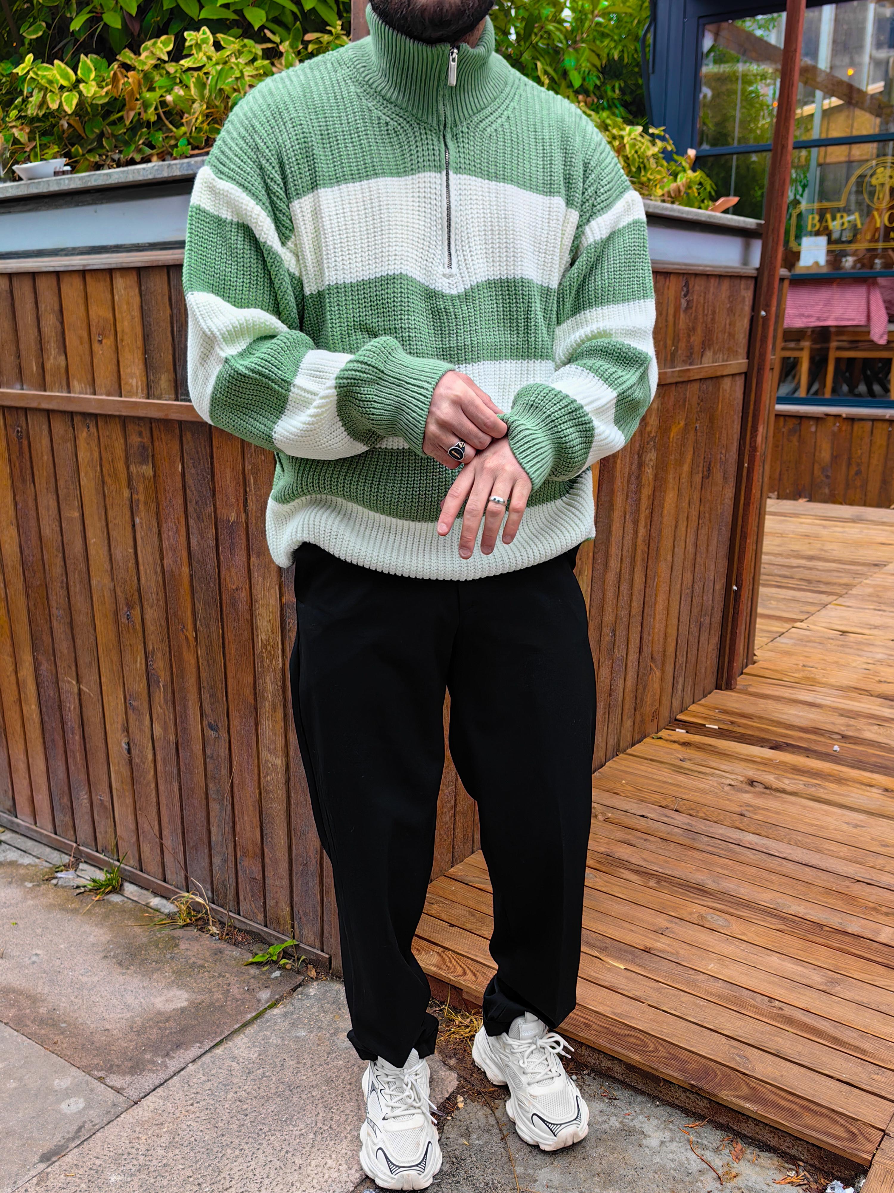 Beyaz/Yeşil Çizgili Yarım Fermuar Oversize Triko