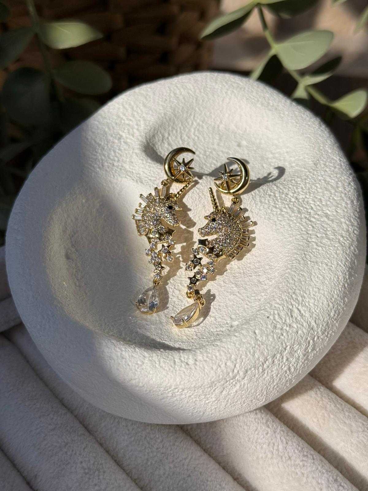 Xuping Zirkon Taşlı Deniz Atlı Küpe 1315