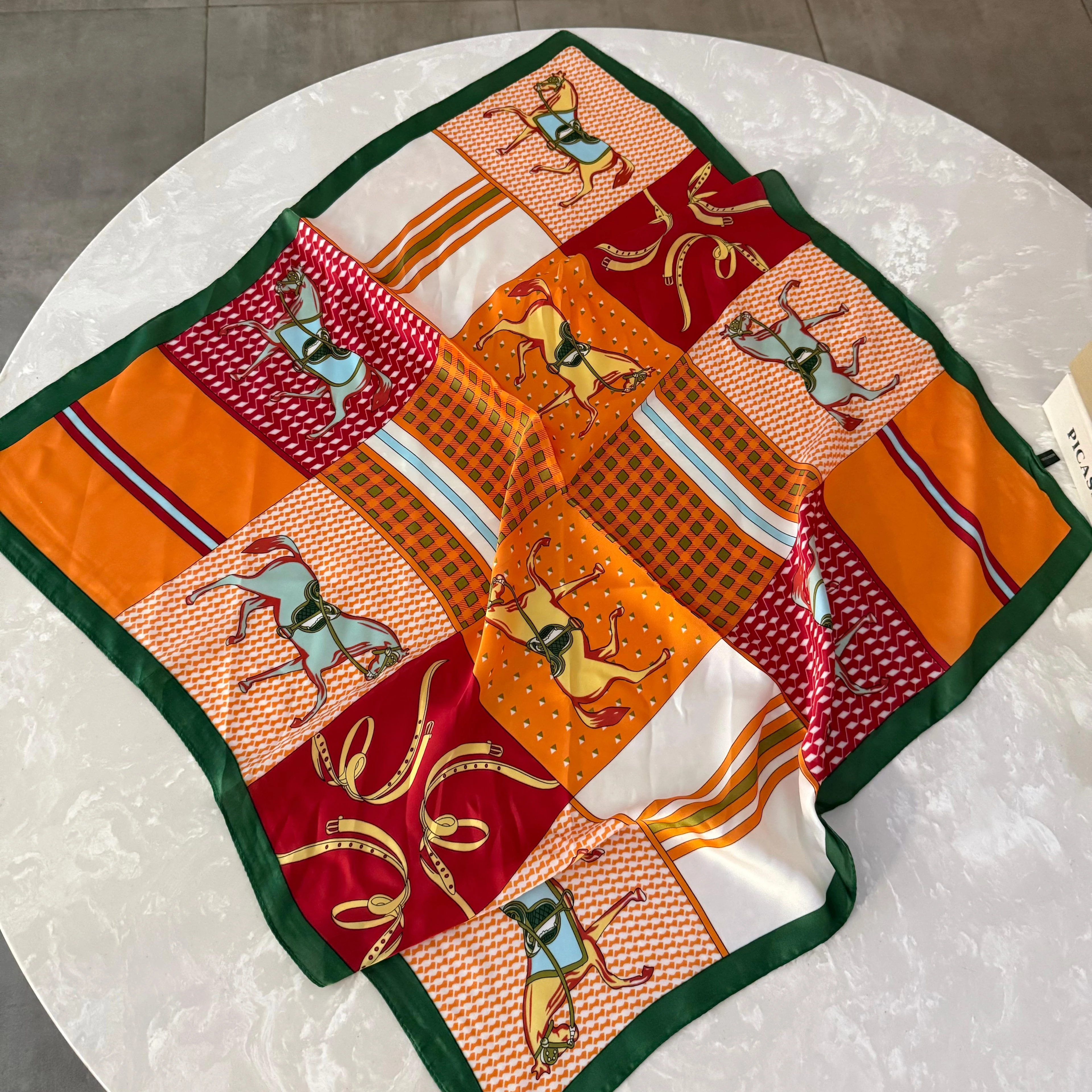 Renkli Desenli At Figürlü Fular 1041