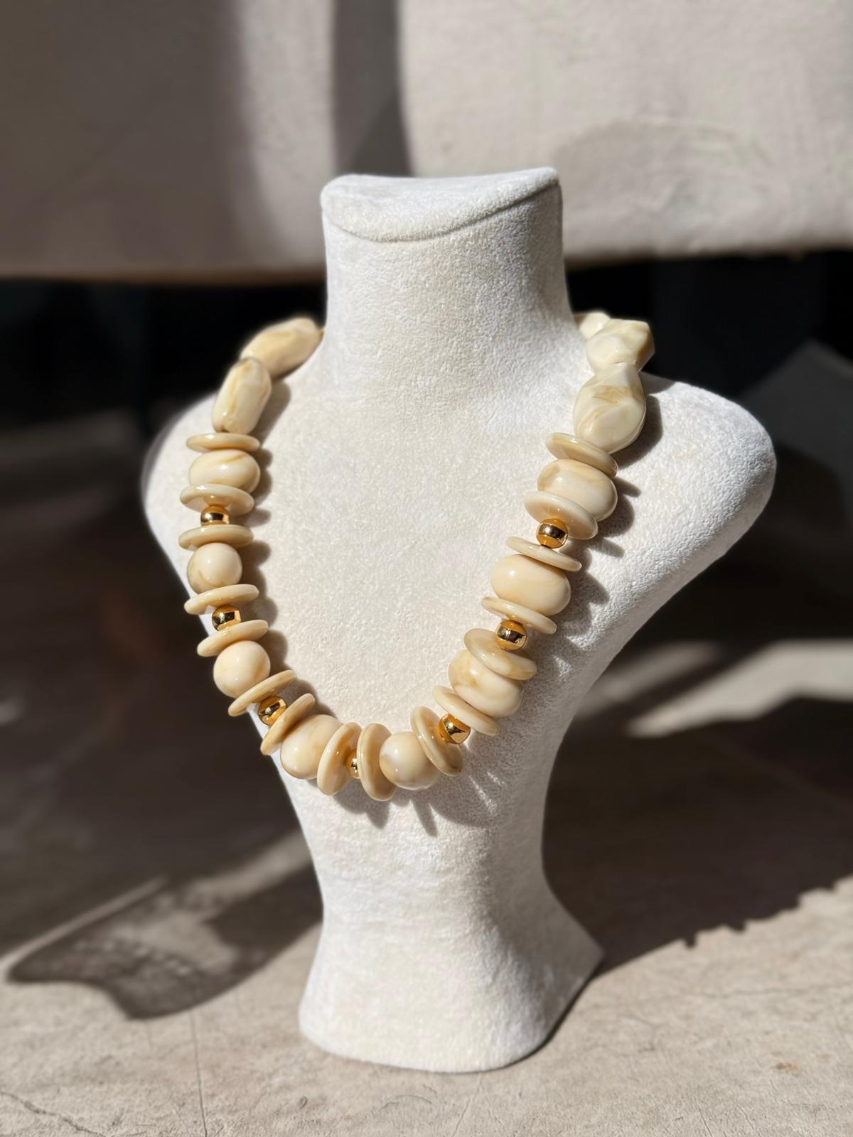 Zr Model Gold Krem Renk Kolye 1164