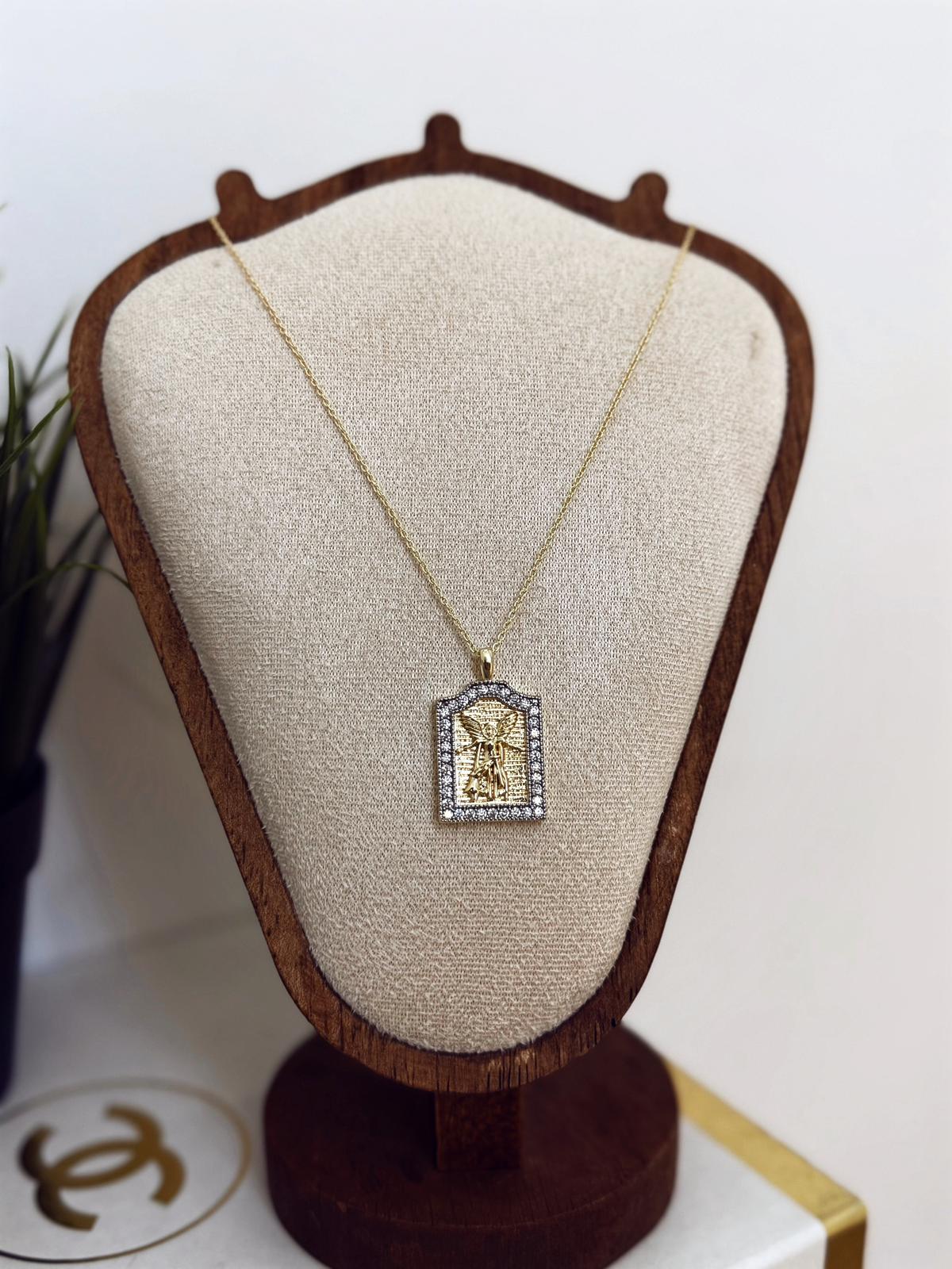 Özel Seri Zirkon Taşlı Çelik Kolye 1106