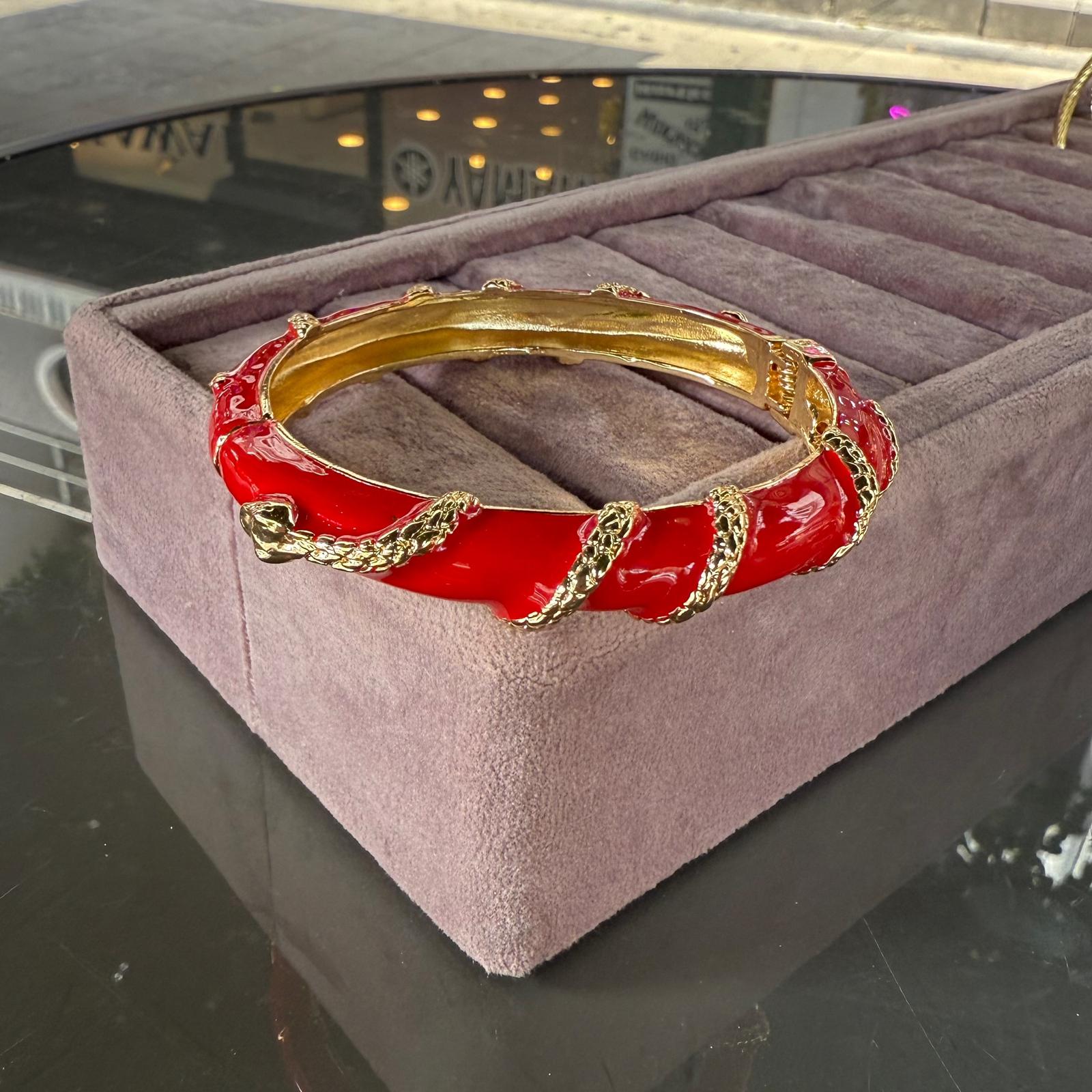 Kırmızı Mineli Kelepçe 947