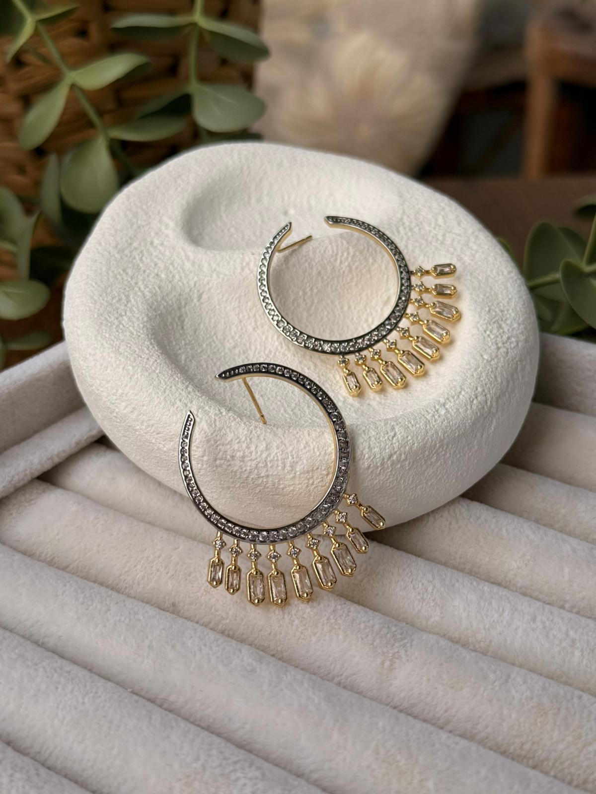 Özel Tasarım Çift Renk Zirkon Taşlı Küpe 1285