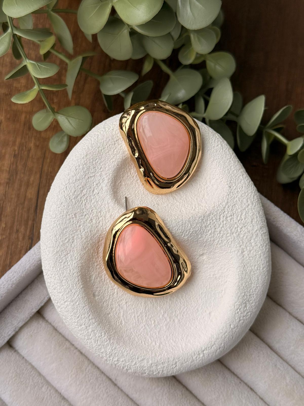 Marka Model Gold Pembe Detaylı Vip Küpe 1292