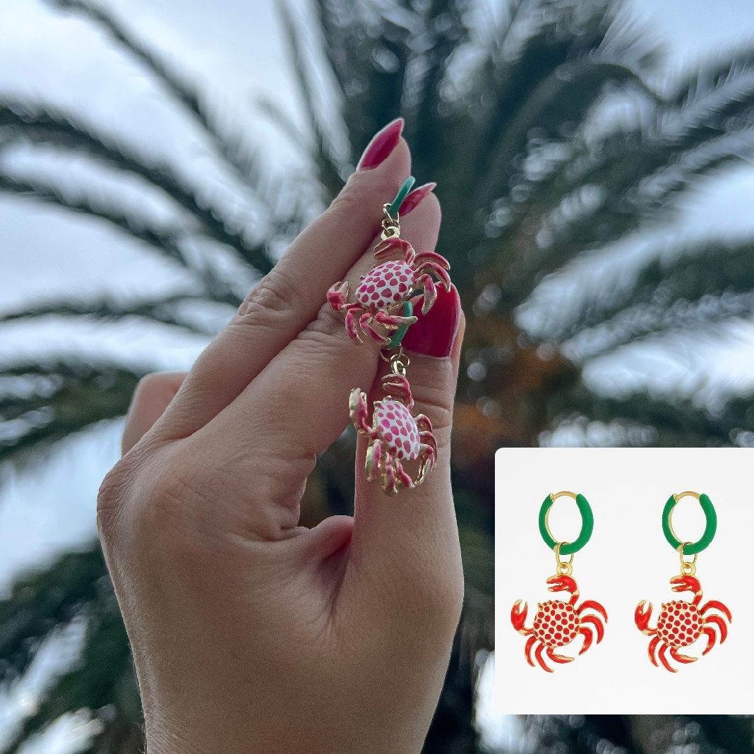 Yengeç Desenli Sallantılı Pembe Küpe 825