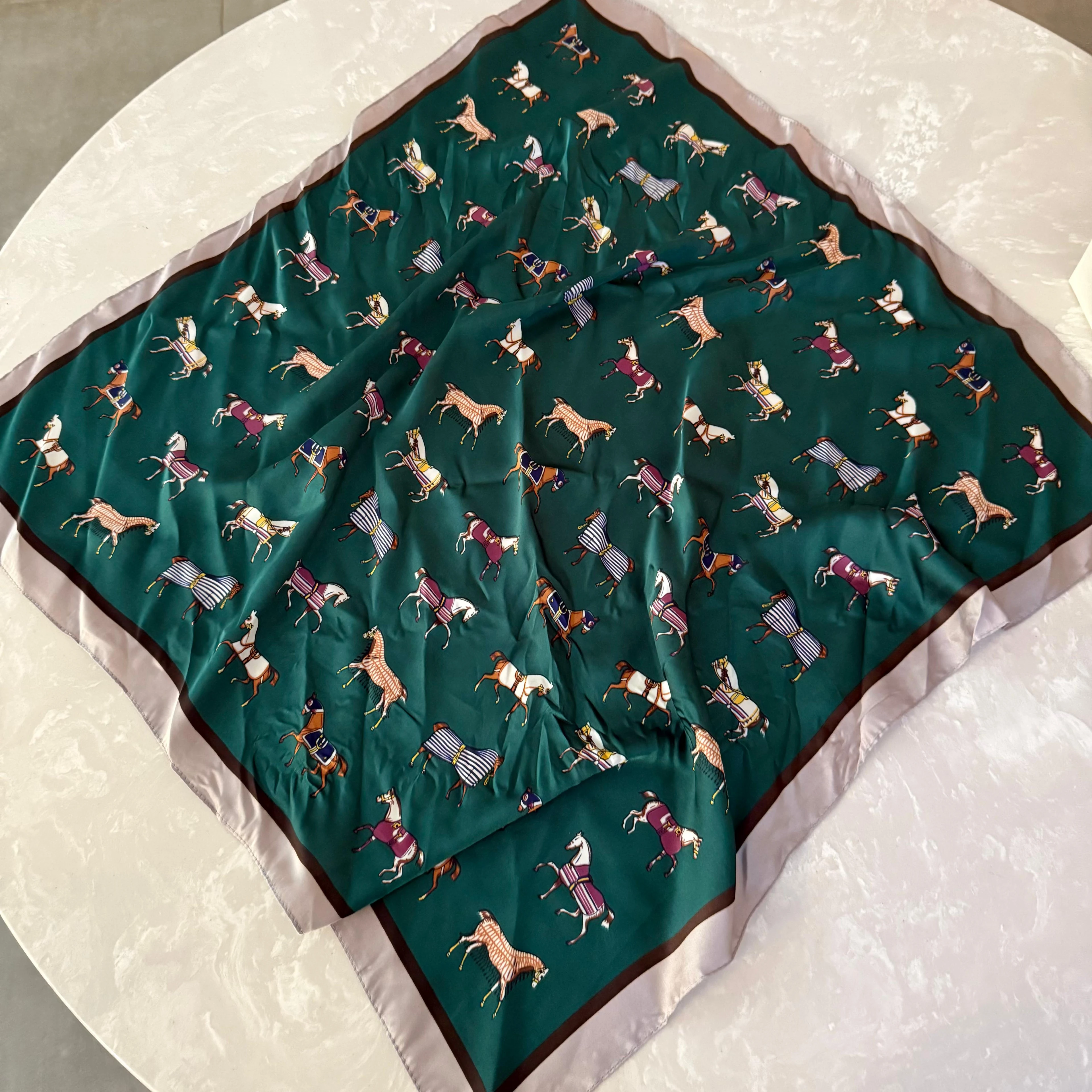 Mini At Figürlü Fular 1037