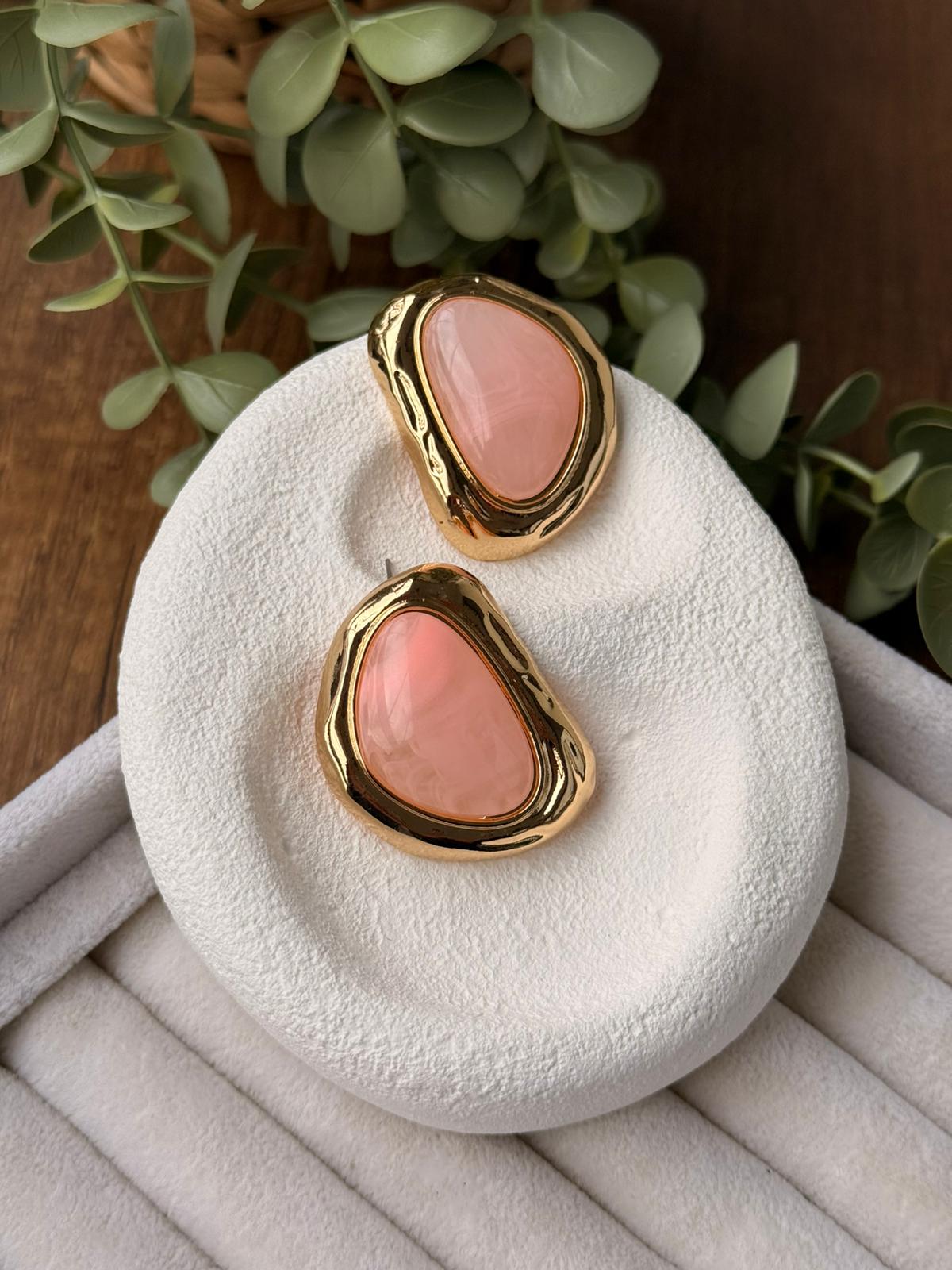 Marka Model Gold Pembe Detaylı Vip Küpe 1292