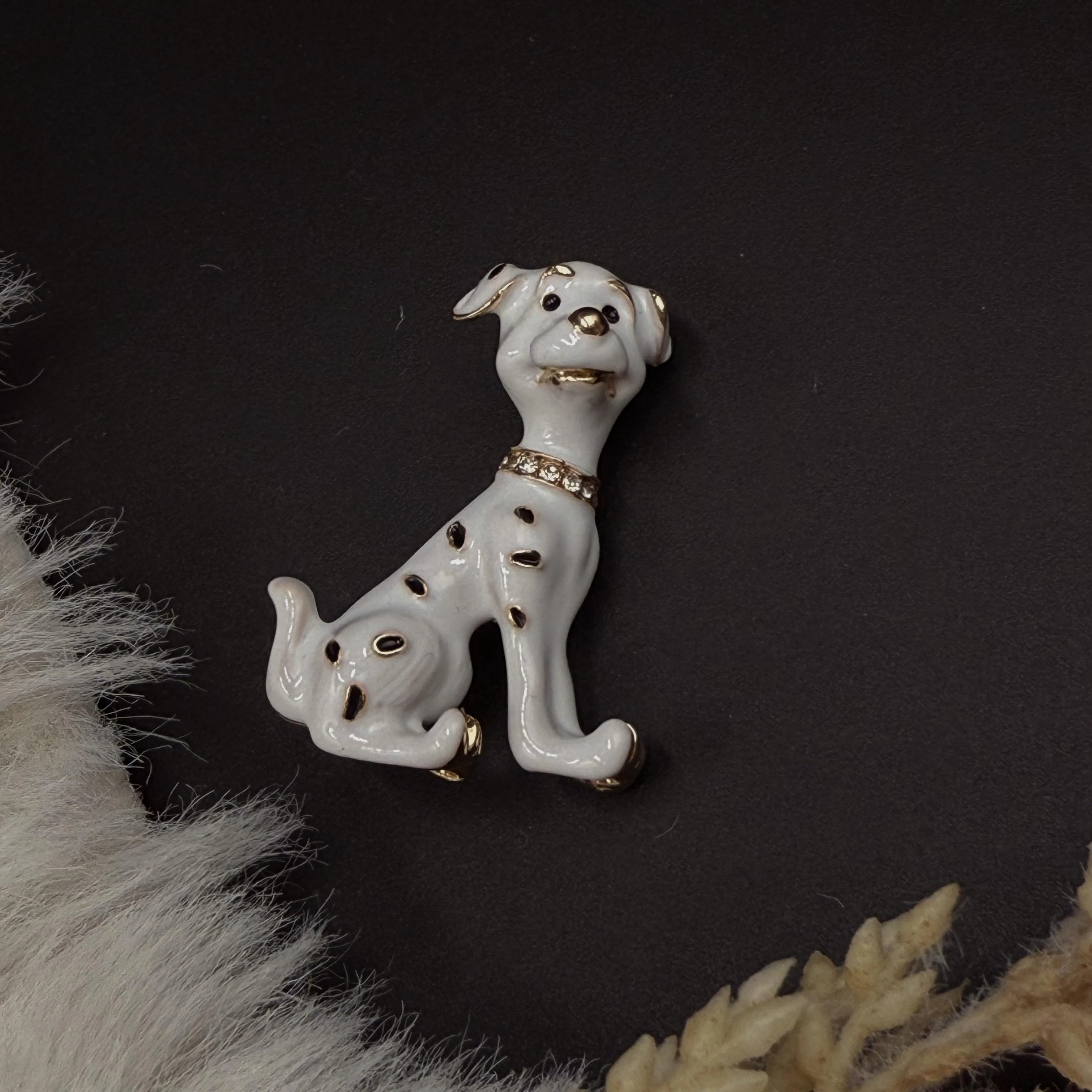 Özel Tasarım Dalmaçyalı Beyaz Broş 417