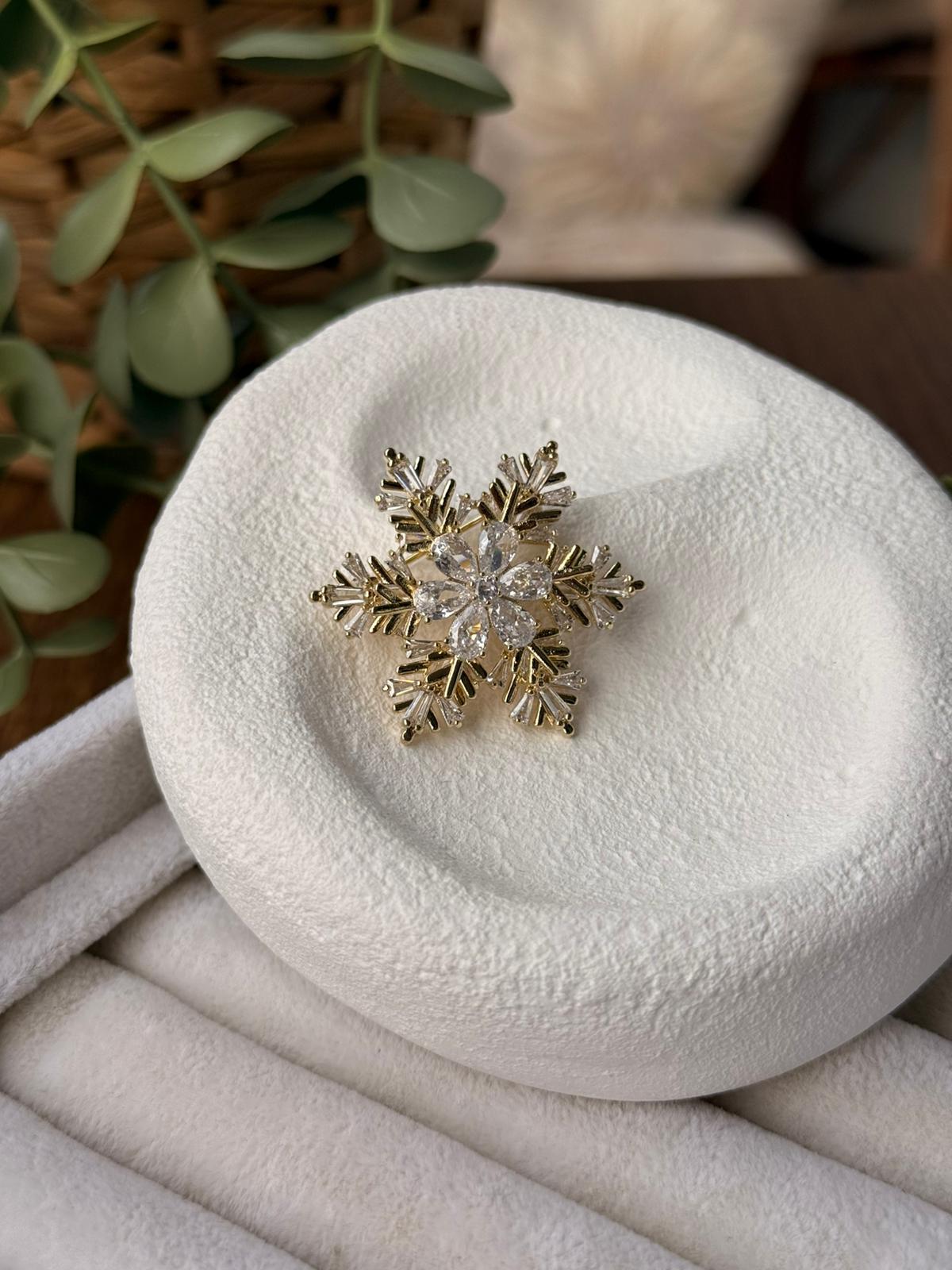Zirkon Taşlı Kar Tanesi Gold Broş 1279