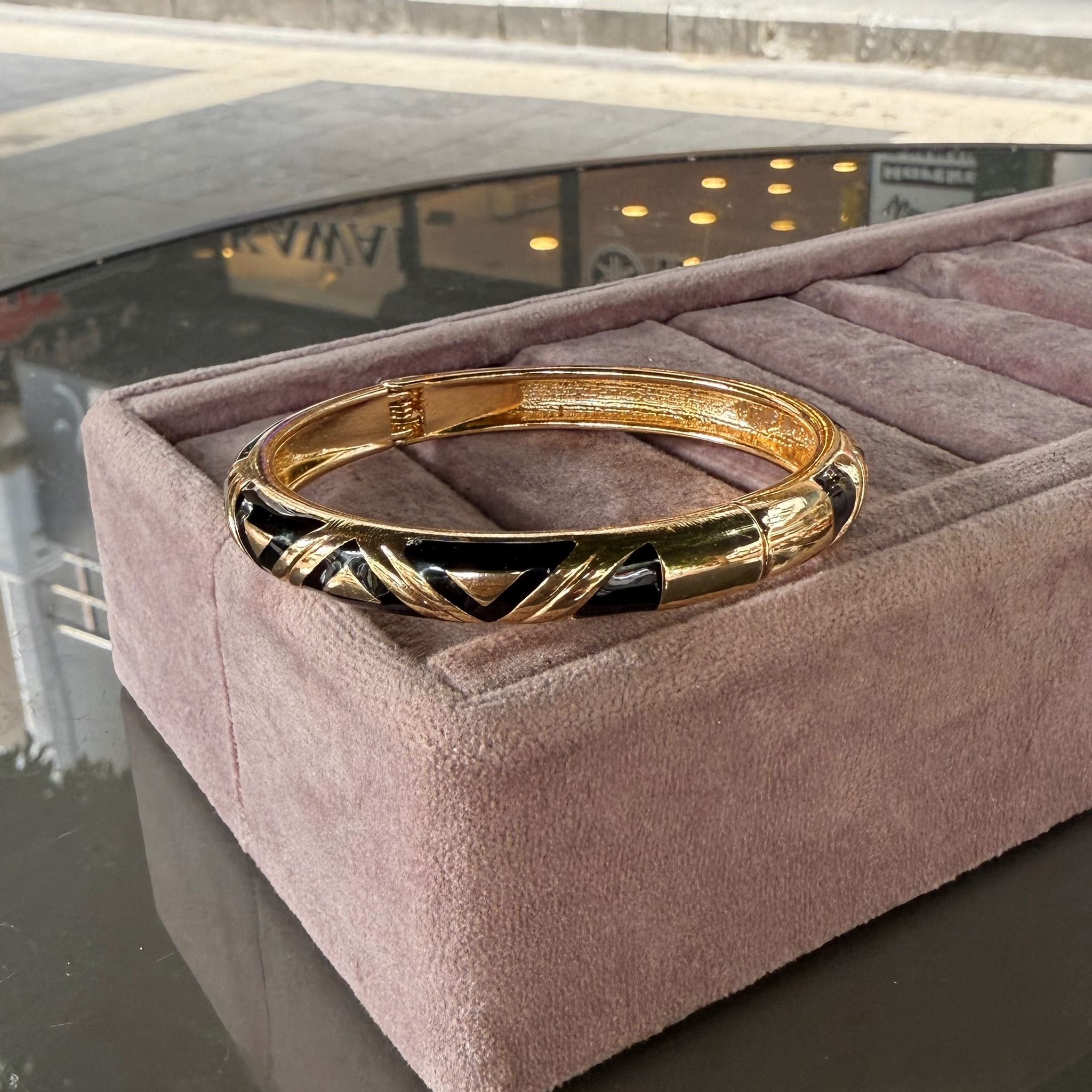 Siyah Gold Mineli Kelepçe 952