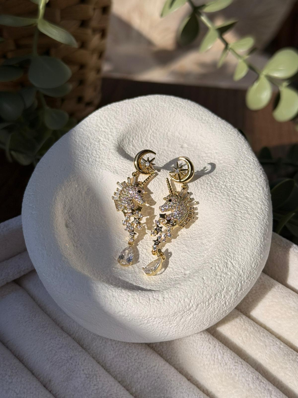 Xuping Zirkon Taşlı Deniz Atlı Küpe 1315