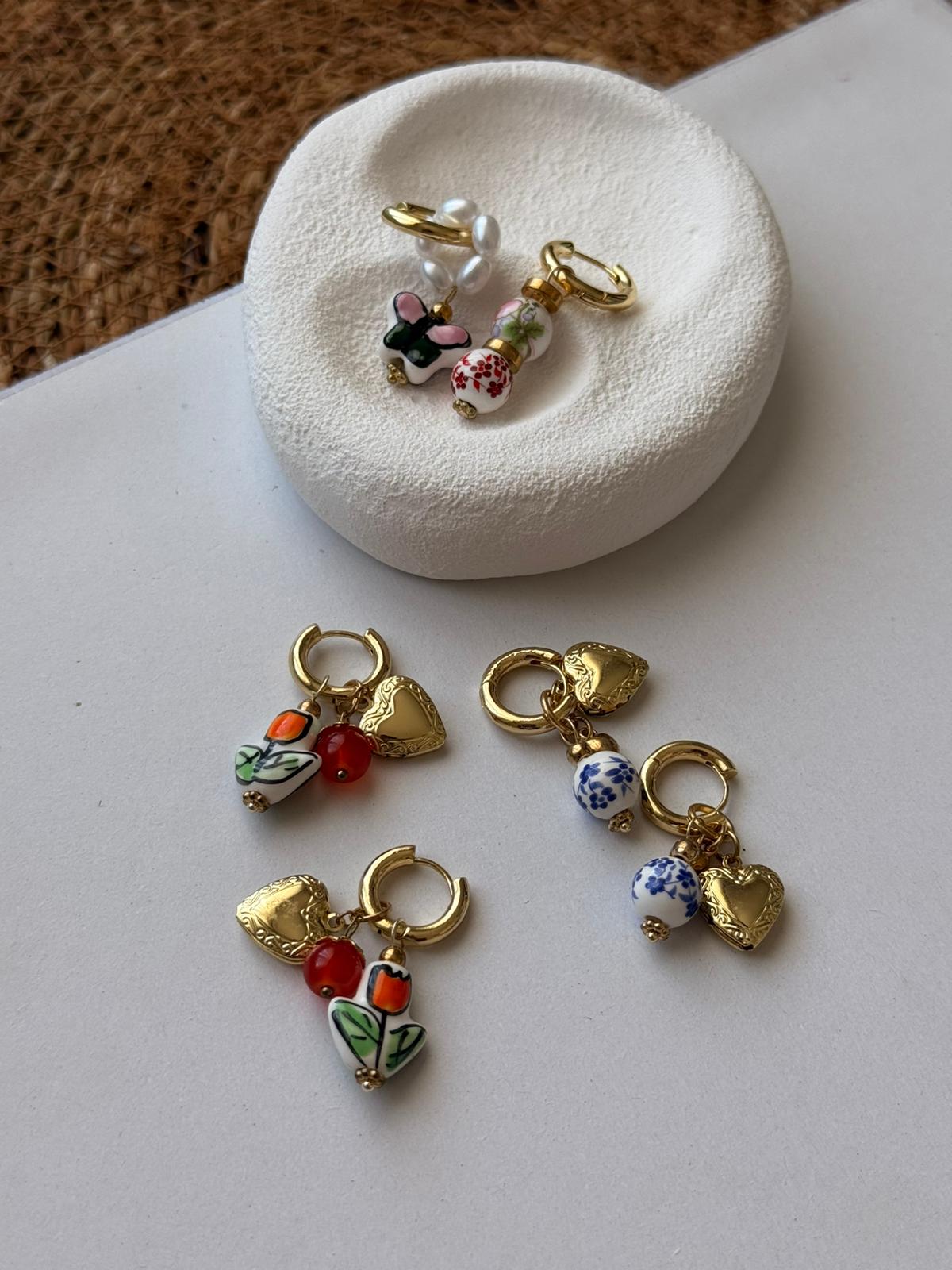 Kelebek Seramik İncili Halka Charm Küpe 1057