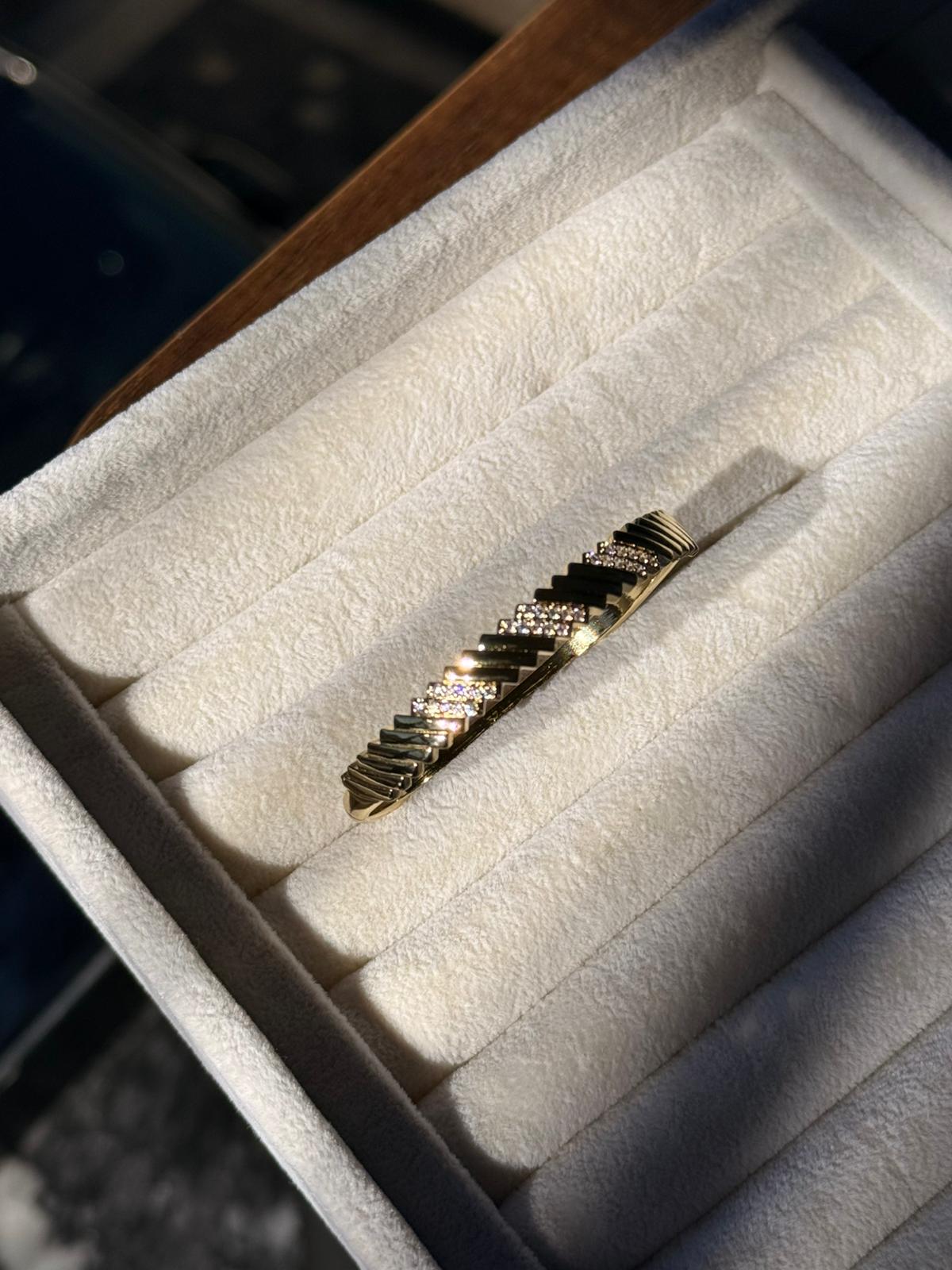 Xuping 14 K Taşlı Tasarım Bilezik 1208