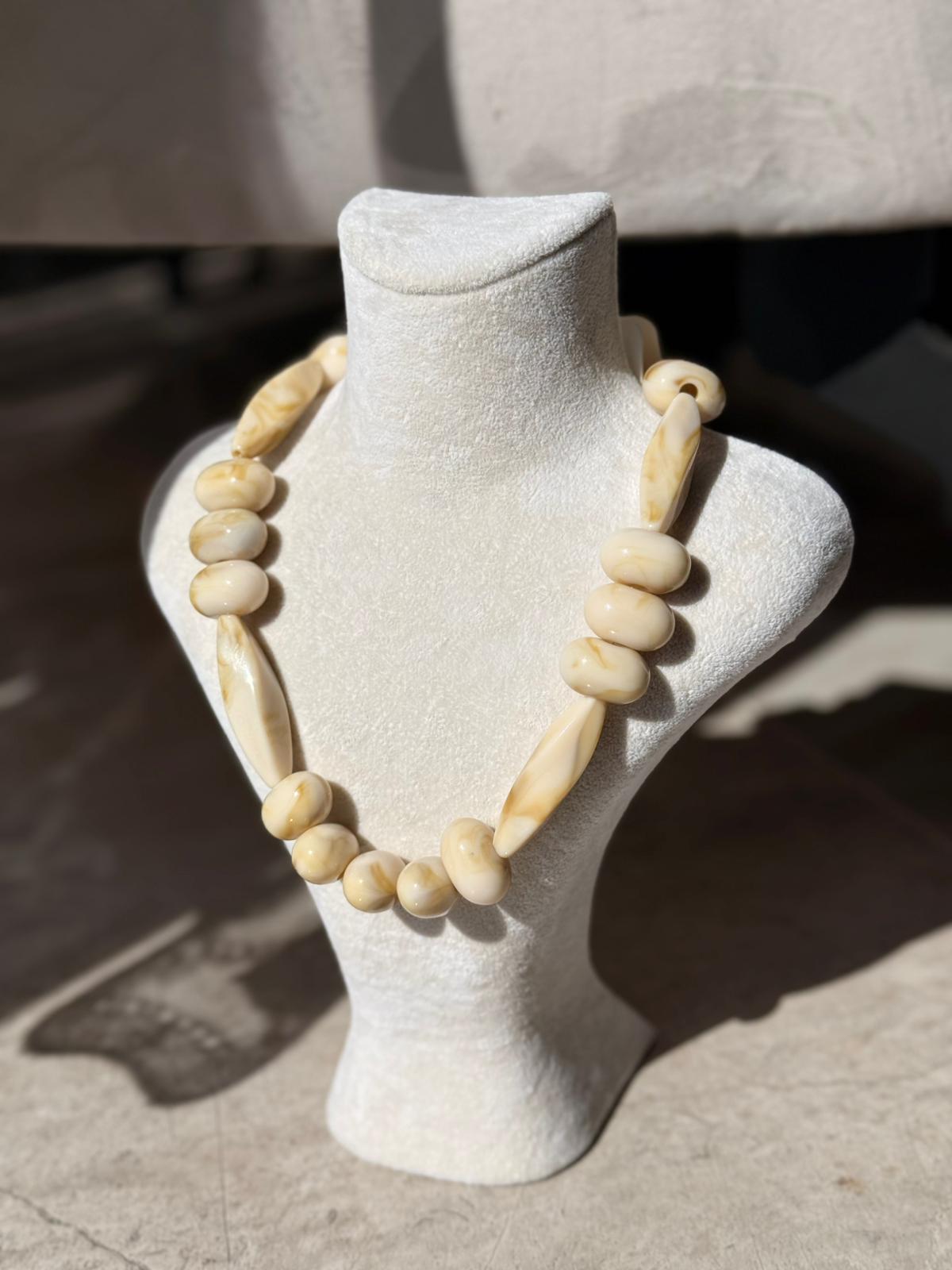 Zr Model Gold Krem Renk Kolye 1165