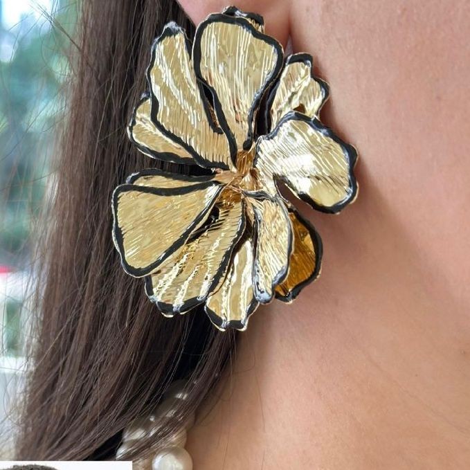 Zr Model Gold Siyah Detaylı Küpe 843