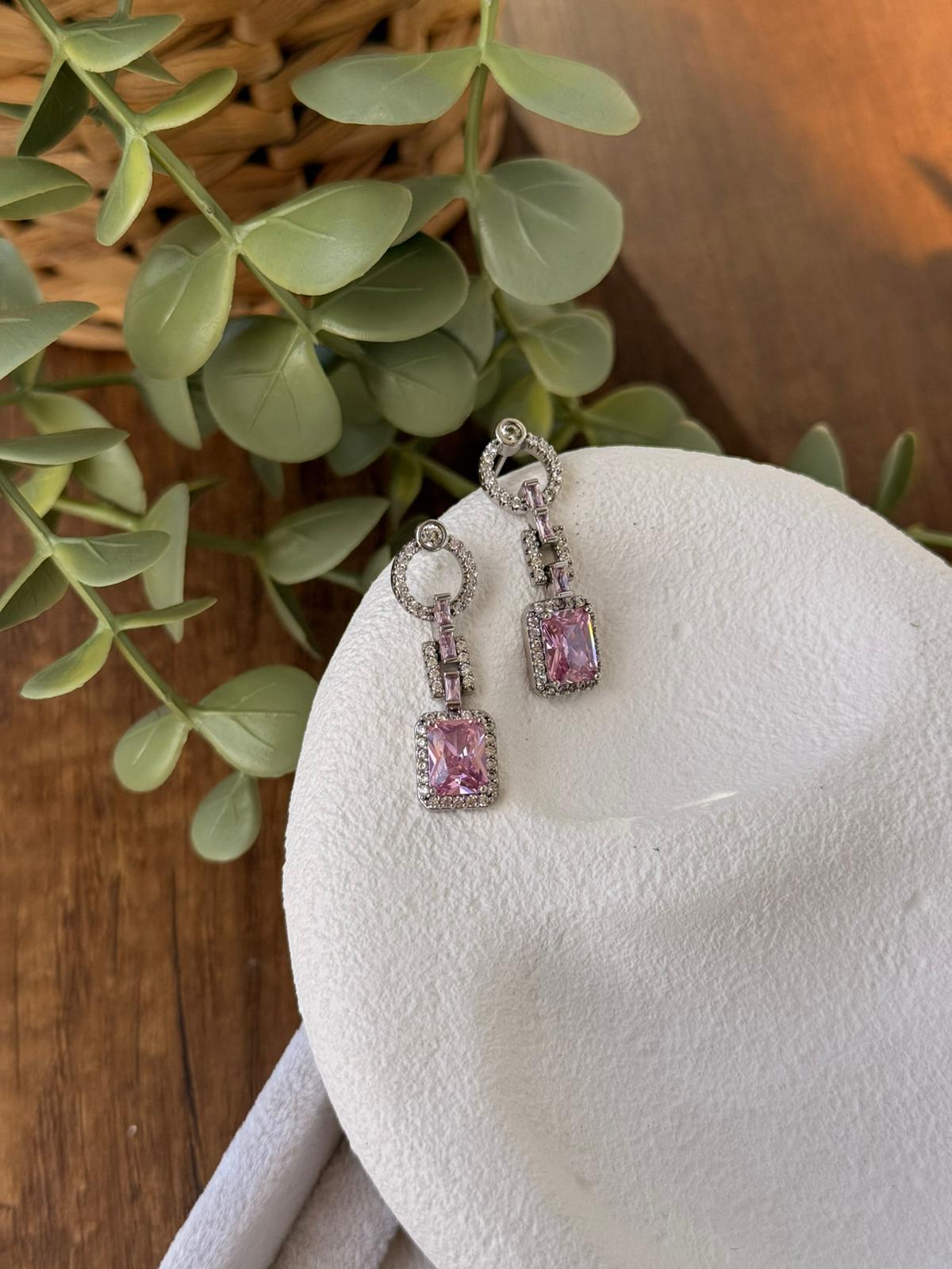 Xuping Zirkon Taşlı Pembe Detay Silver Küpe 1300