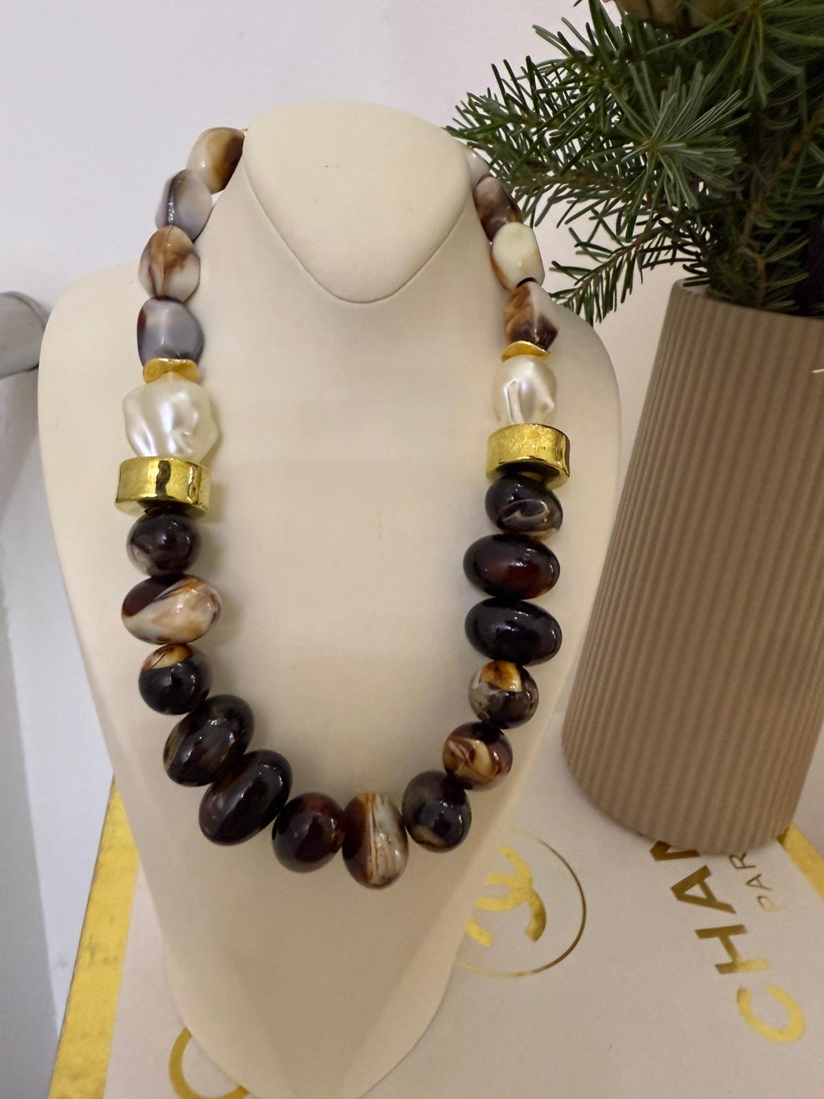 Koyu Badem Boncuk Model İnci Detay Tasarım Kolye 1247