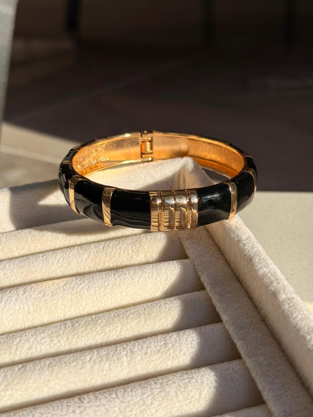 Siyah Mineli Kelepçe 953