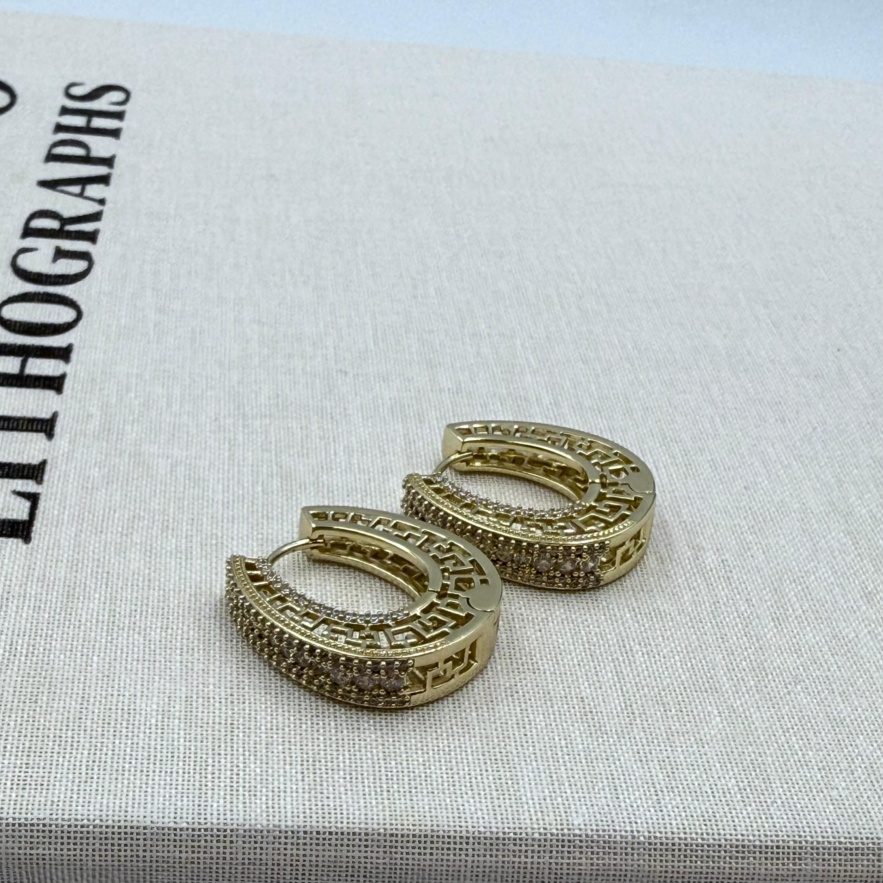 XUPİNG GOLD TAŞLI KÜPE 518