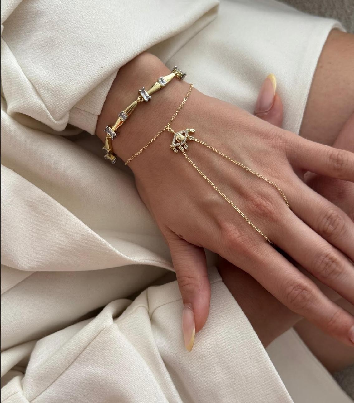Göz Taşlı Minimalist Gold Şahmeran 673