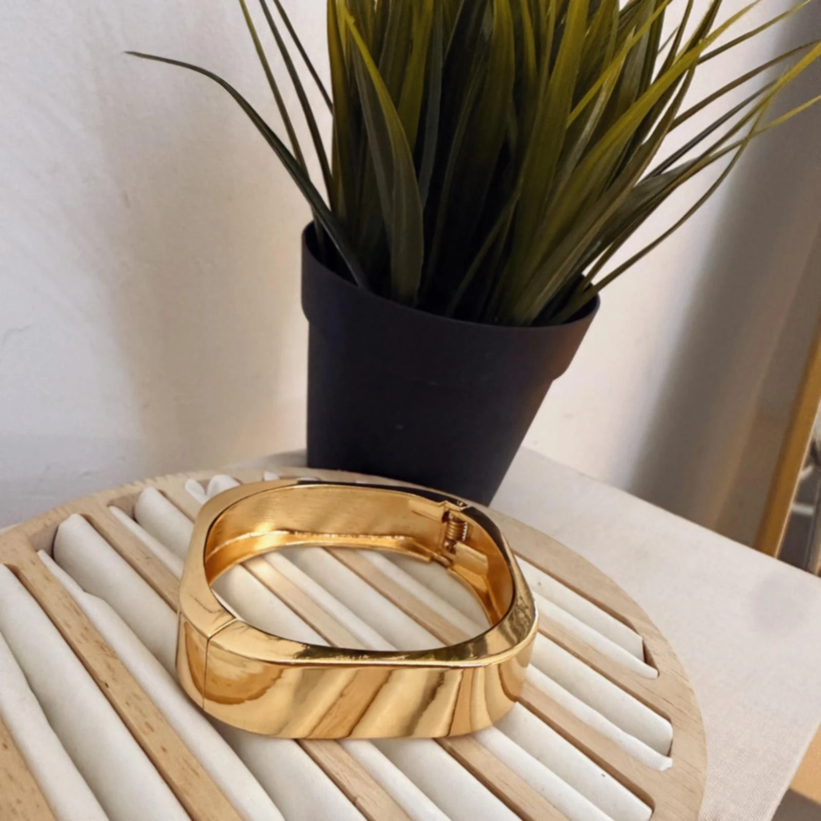 Özel Seri Dikdörtgen Köşeli 14 K Gold Kelepçe Bileklik 1150