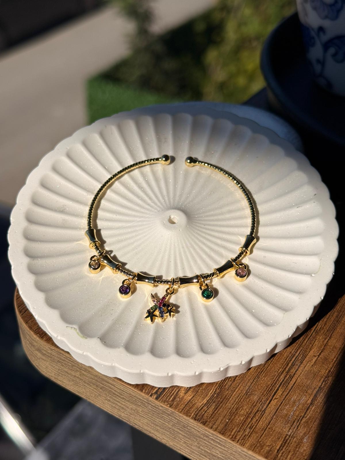 Özel Seri Yıldız Renkli Çoklu Charm Sallantılı Kelepçe Bileklik 1226