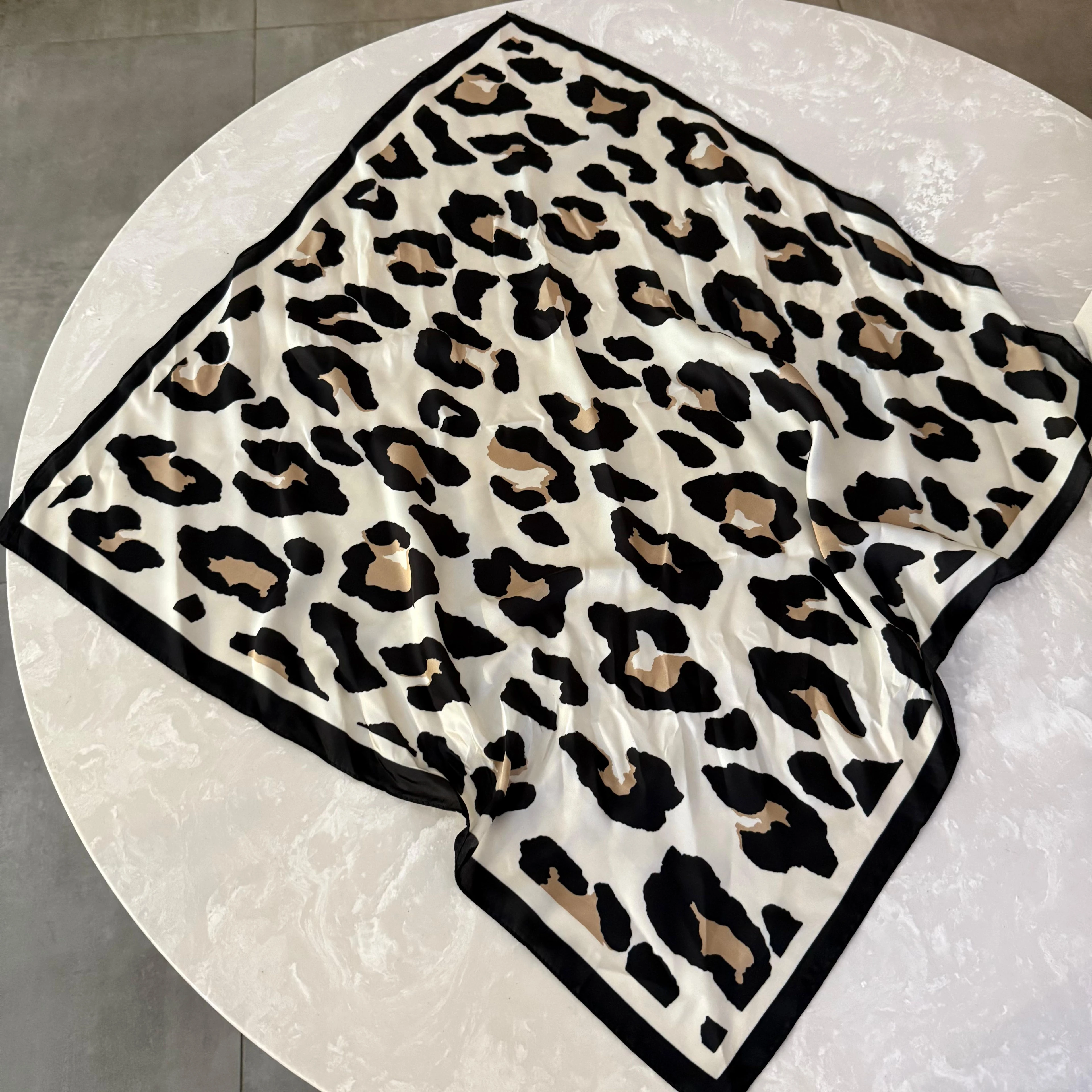 Leopar Desenli Çift Taraflı Fular 1039