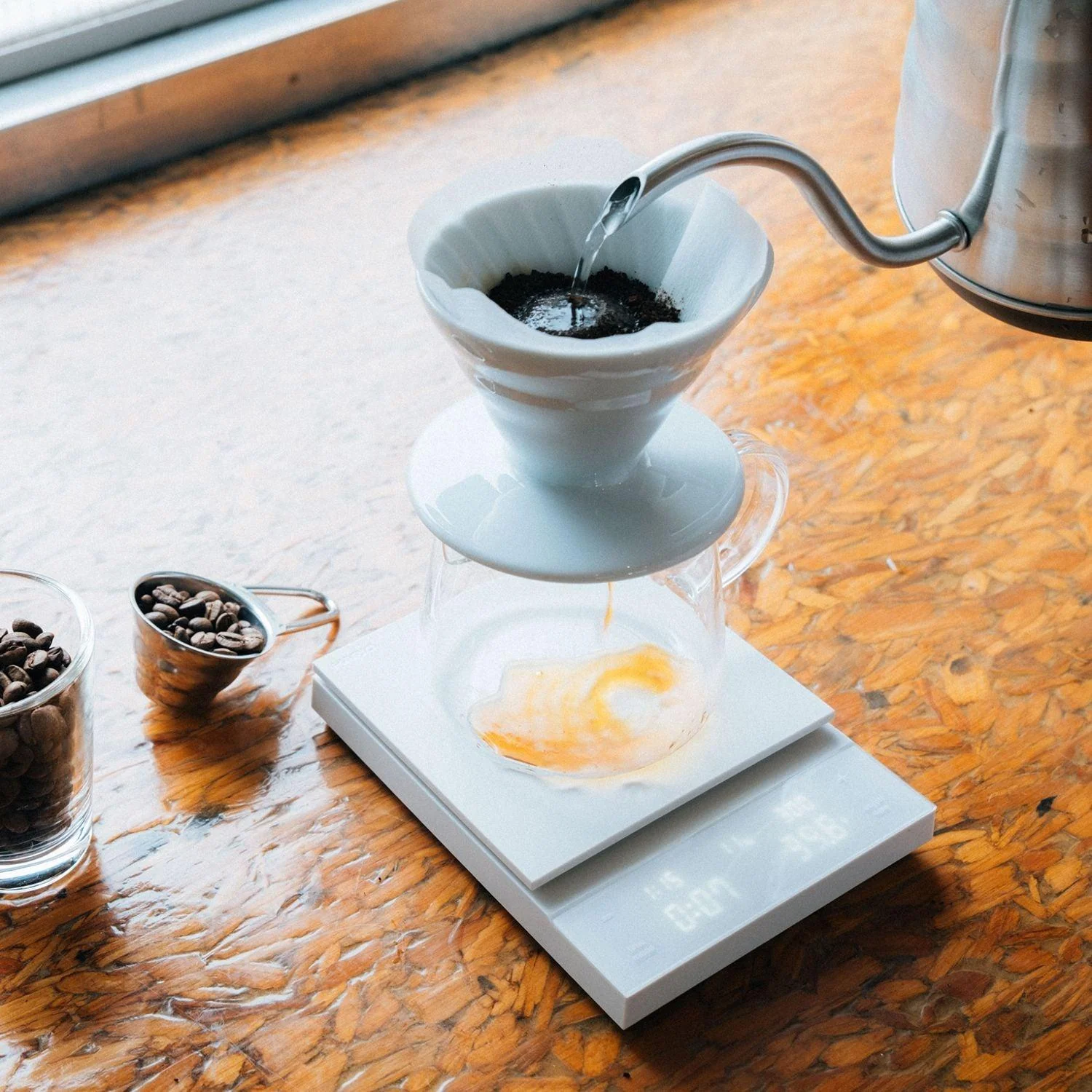 Hario Polaris Kahve Tartısı Beyaz