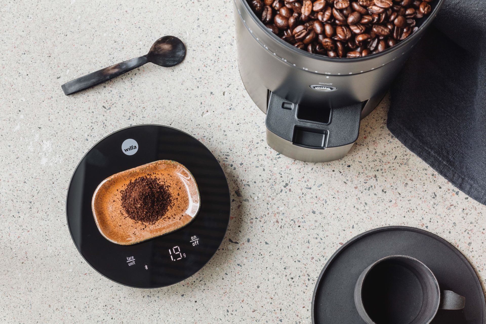 Wilfa Uniform 58mm Flat Dişli Tartılı Kahve Öğütücü Siyah  (Demleme Kahve Hediyeli)