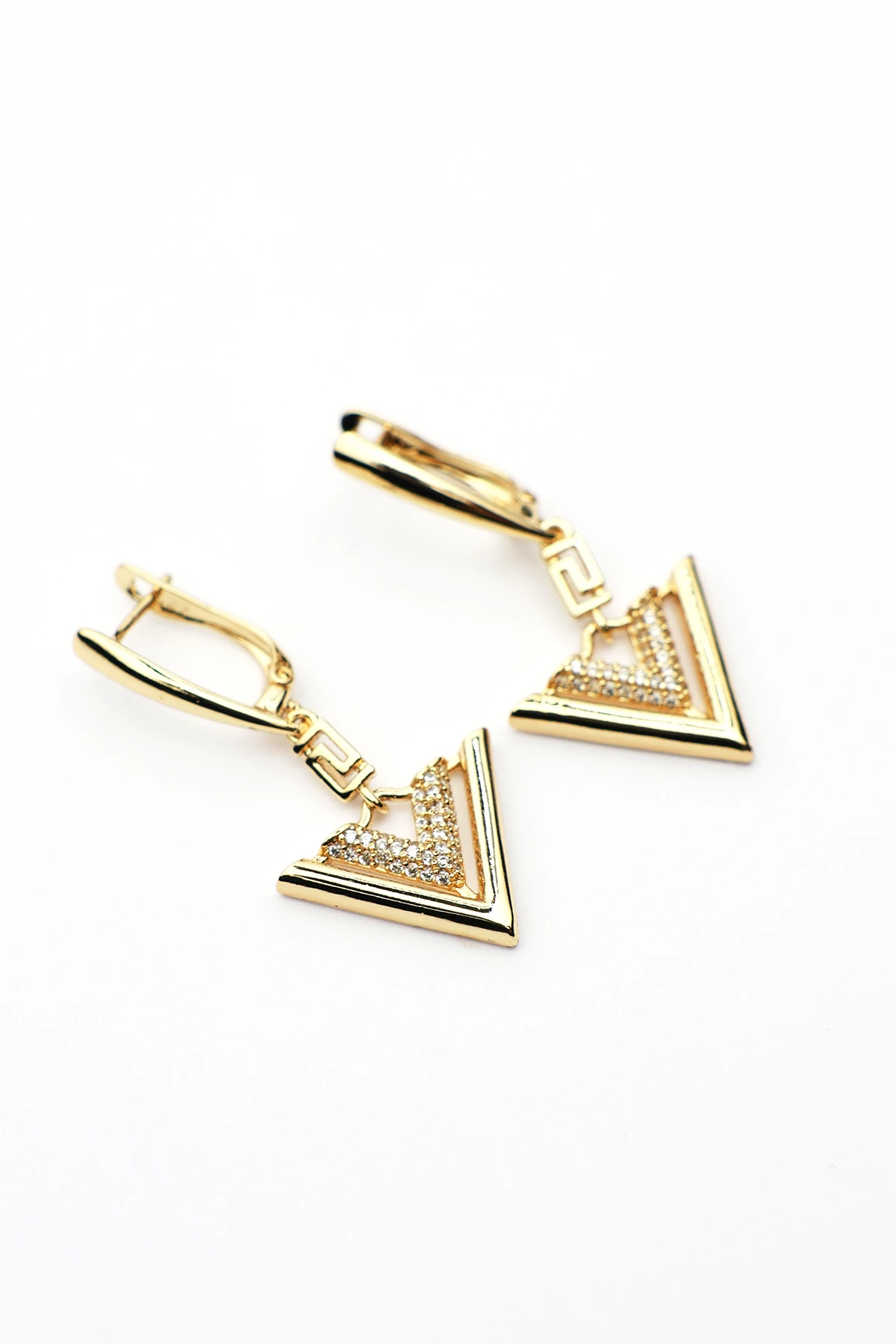 Sonche Üçgen Taşlı Küpe 8000