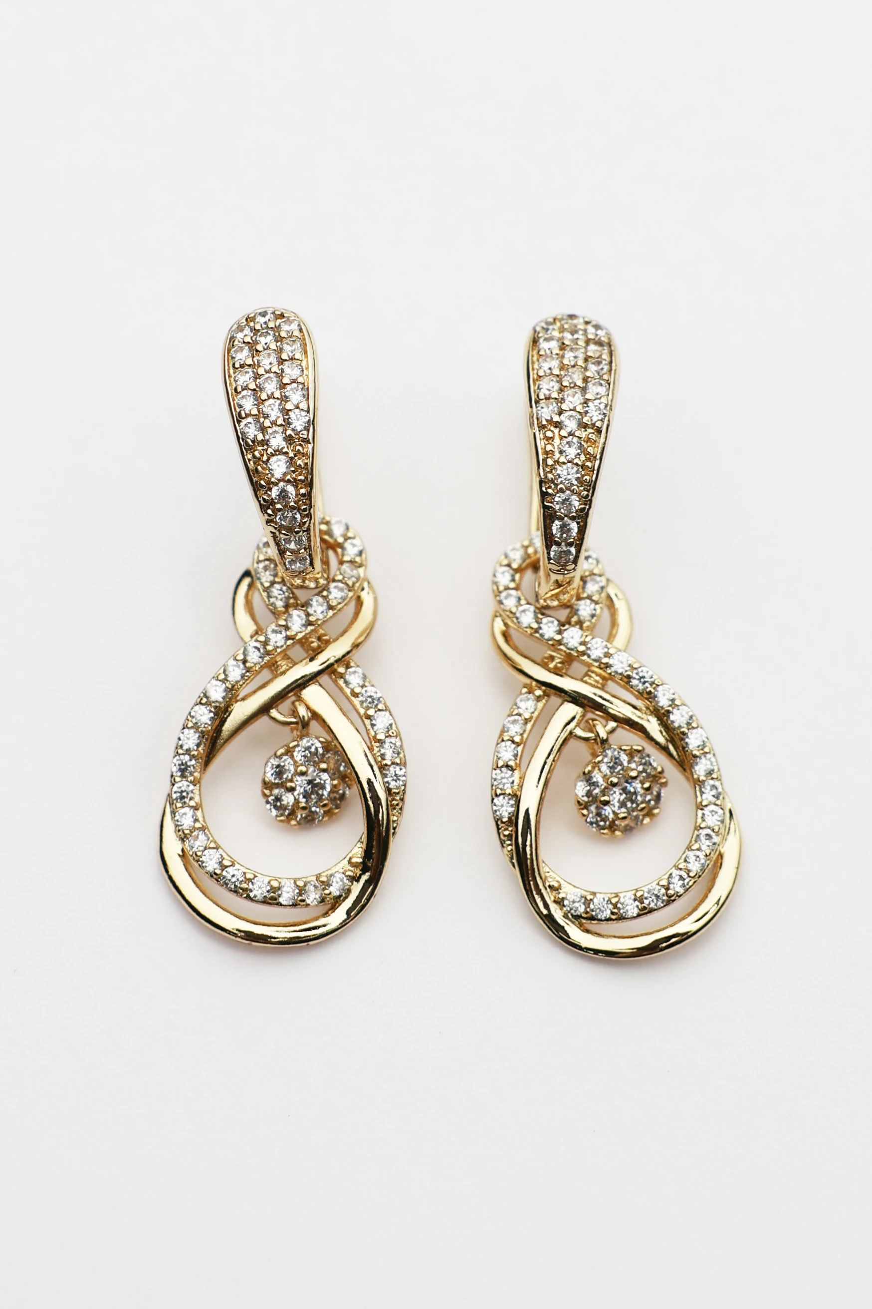 Sonche Sarmal Taşlı Küpe 1120