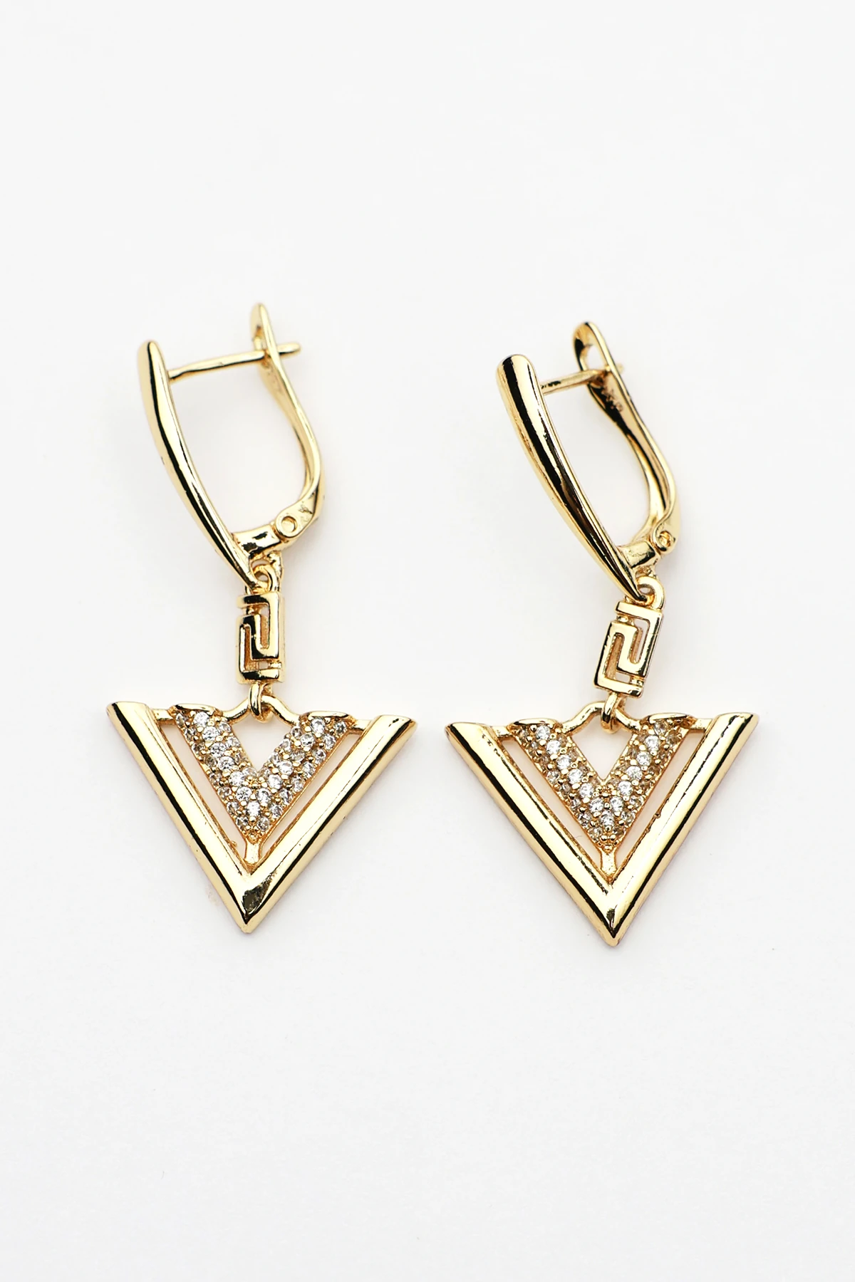 Sonche Üçgen Taşlı Küpe 8000