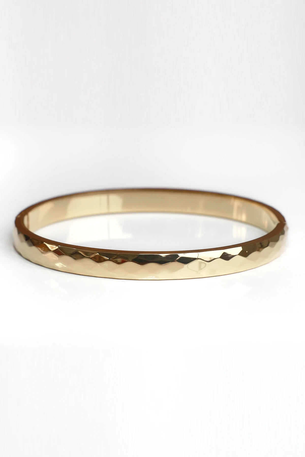 Sonche Asimetrik Altın Rengi Kelepçe 1060