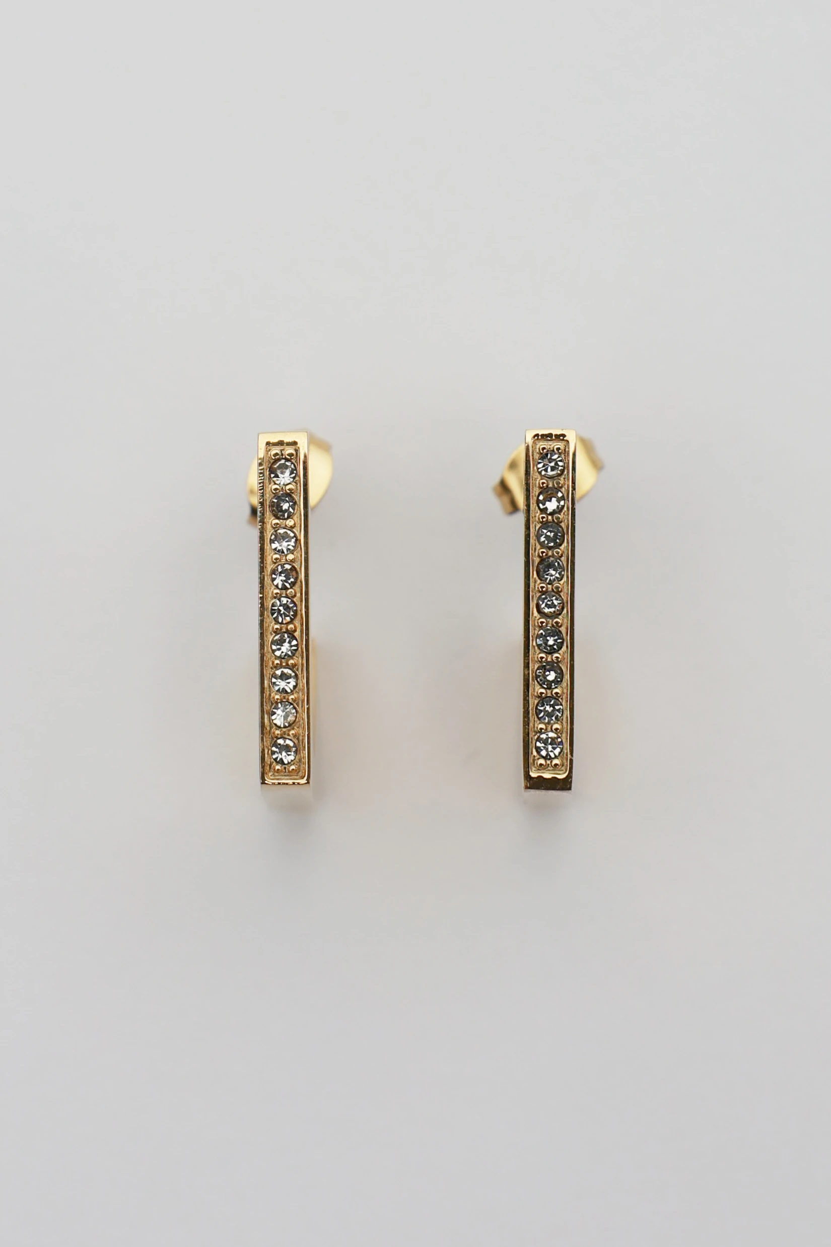 Sonche Kare Formlu Taşlı Küpe 1130