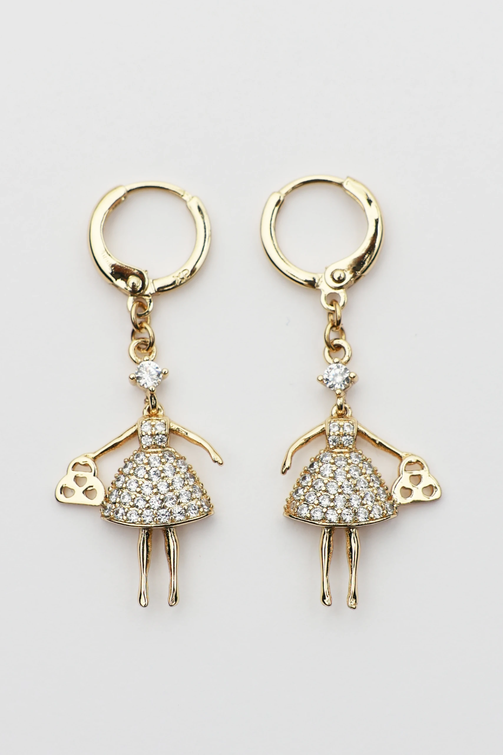 Sonche Kadın Figürlü Taşlı Küpe 9010