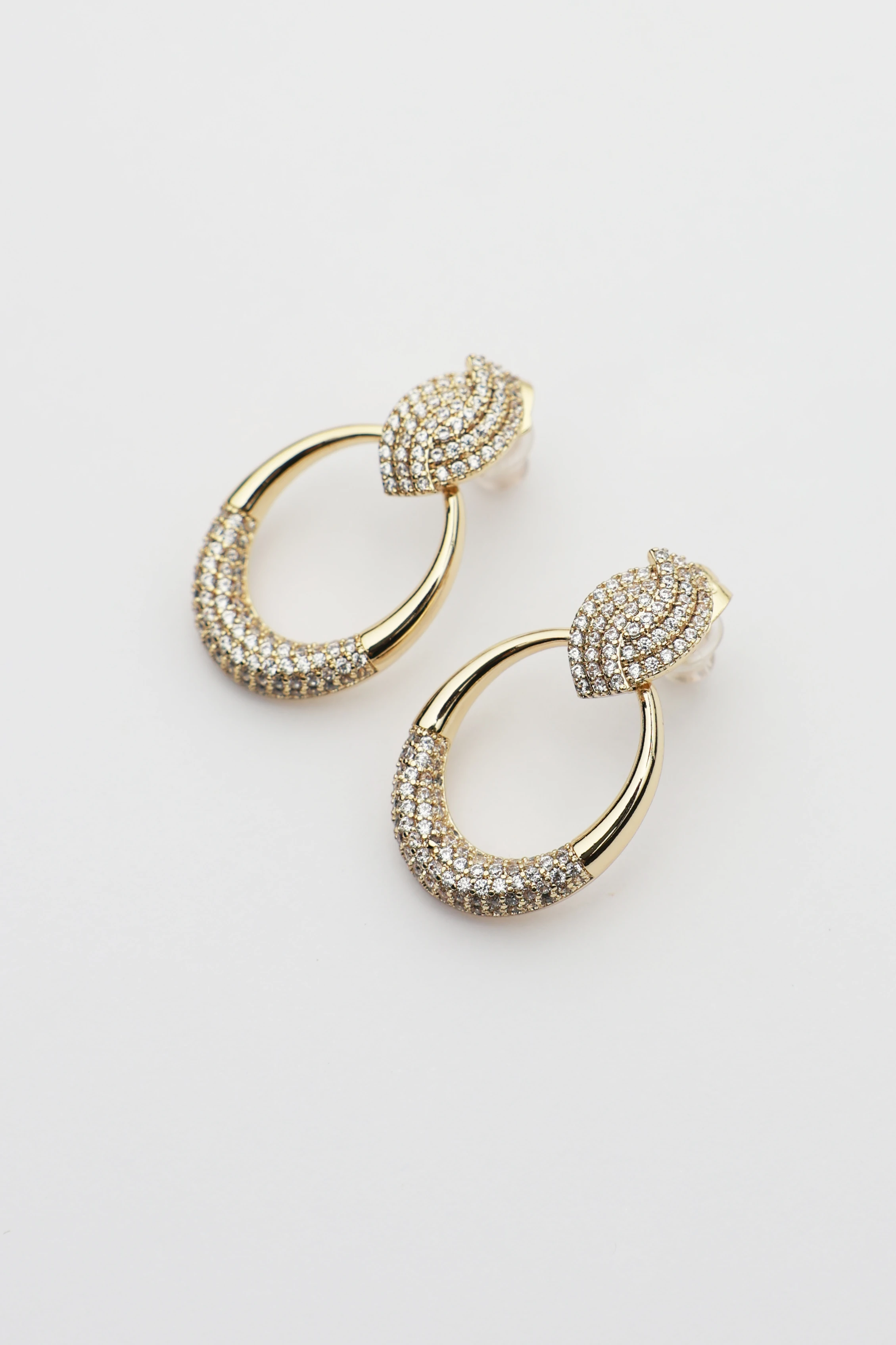 Sonche Hasır Taşlı Küpe 9090