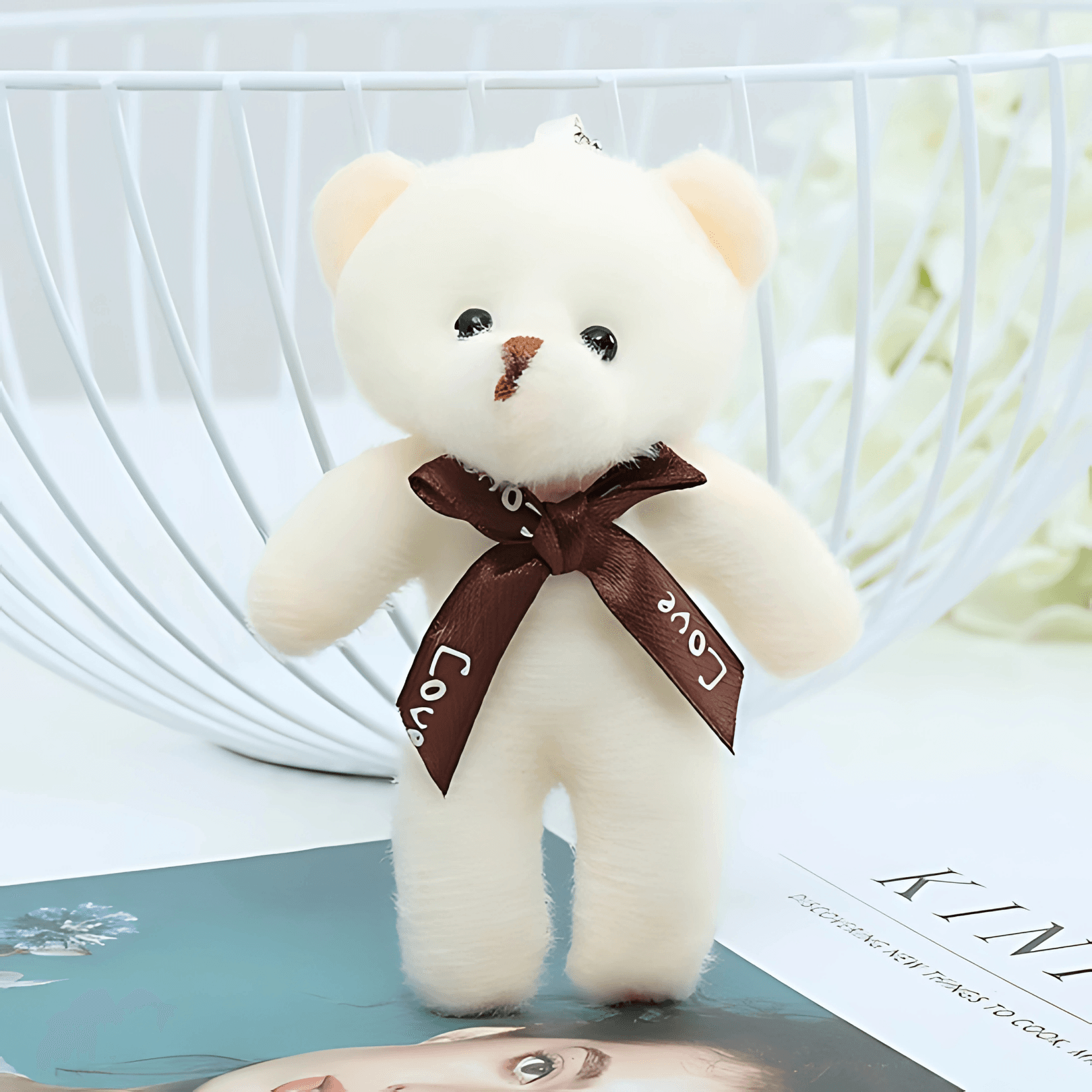 Fiyonklu Krem Peluş Ayıcık Anahtarlık